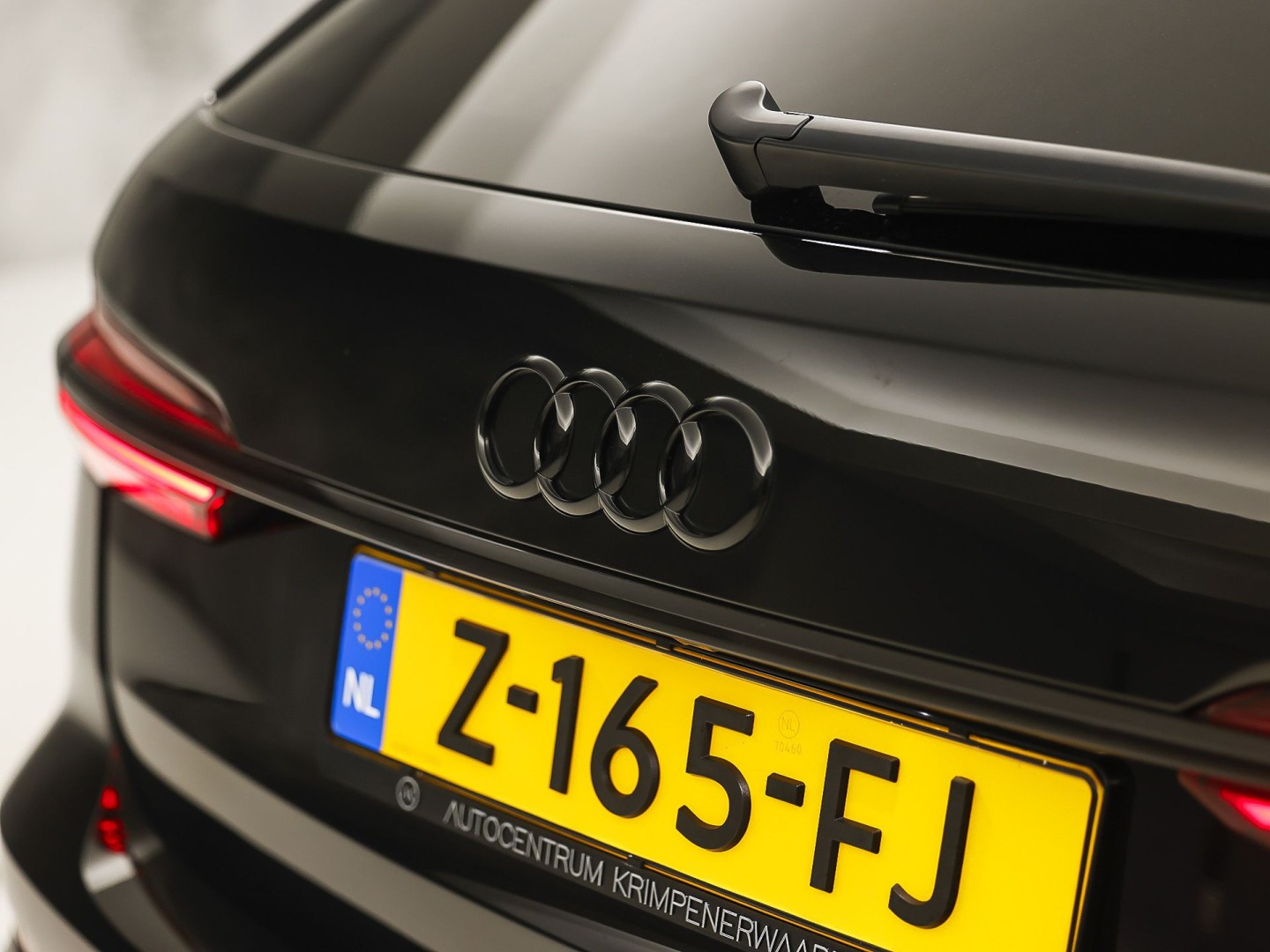 Audi A6 55 TFSI e quattro S-Line Competition 368Pk Automaat (2X S-LINE, APPLE CARPLAY, SPORTZETELS, NAPPA LEDER, MEMORY SEATS, CAMERA, ADAPTIVE CRUISE, ELEK ACHTERKLEP, STOELVERWARMING ACHTER, NIEUWSTAAT)