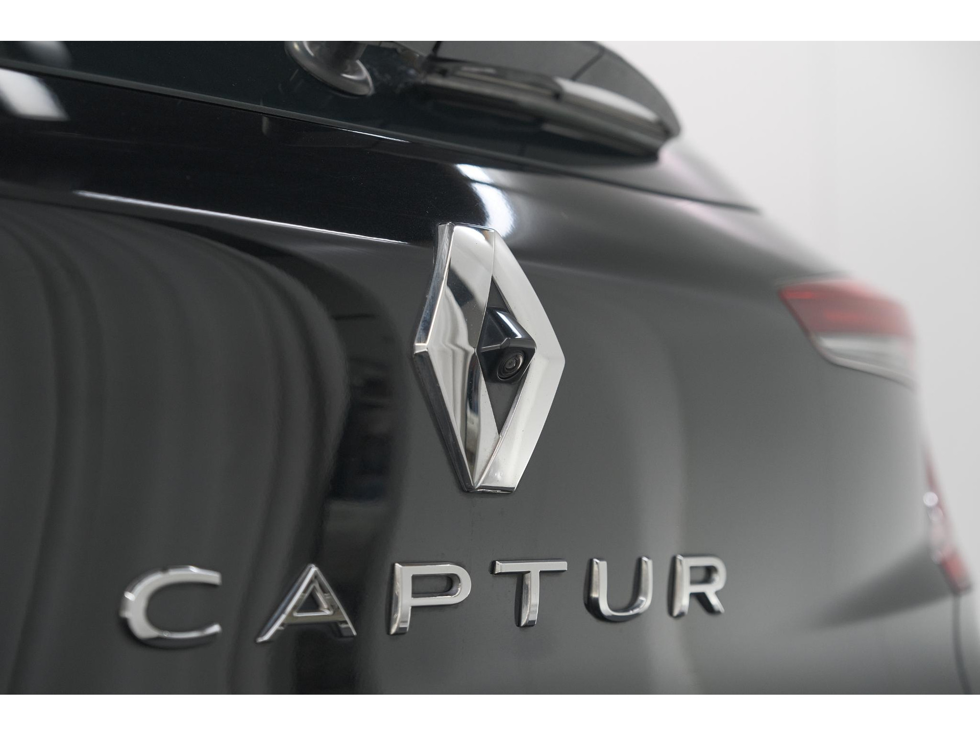 Renault Captur Mild Hybrid 140 EDC Intens | Camera | Navigatie | Parkeersensoren | Stoelverwarming