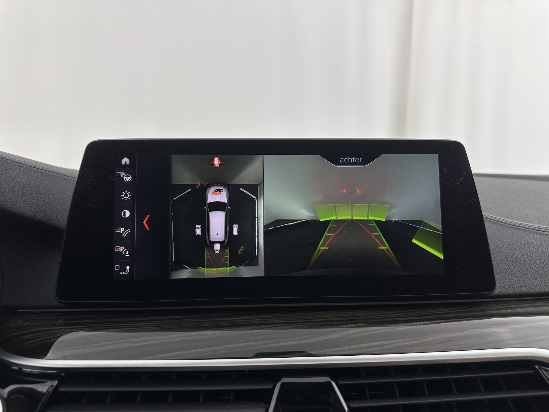 BMW 5-serie Touring 530d High Executive Luxury-Line Aut. *PANO | BOWERS-WILKINS | LEATHER | FULL-LED | ADAPTIVE-CRUISE | BLINDSPOT | MEMORY-PACK | TOPVIEW | HEAD-UP | HEATED-COMFORTSEATS | DIGI-COCKPIT | NAVI-FULLMAP | TOWBAR | 19''ALU*