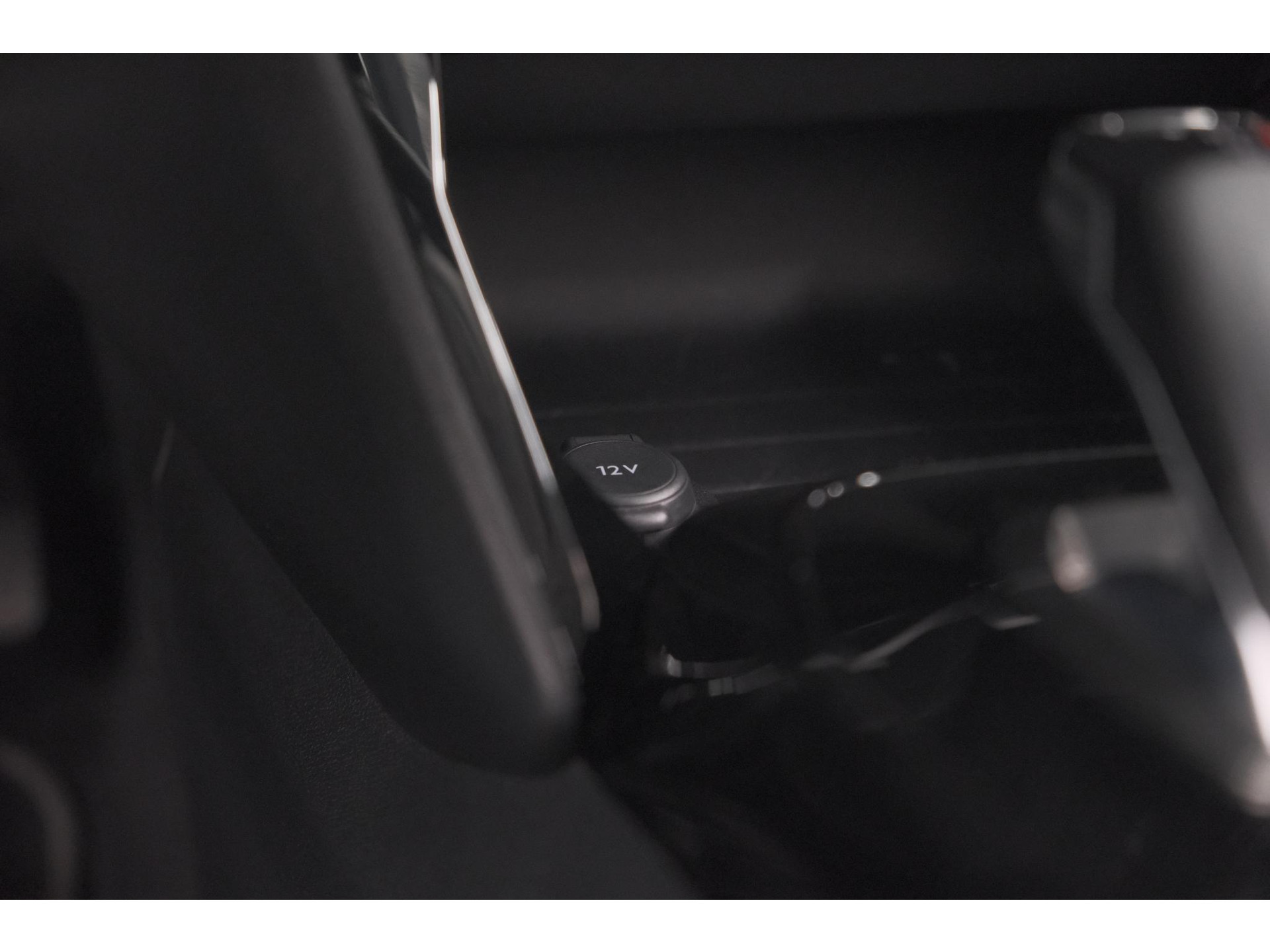 Peugeot 2008 PureTech 130 EAT8 Allure | Trekhaak | Camera | Navigatie | Apple Carplay