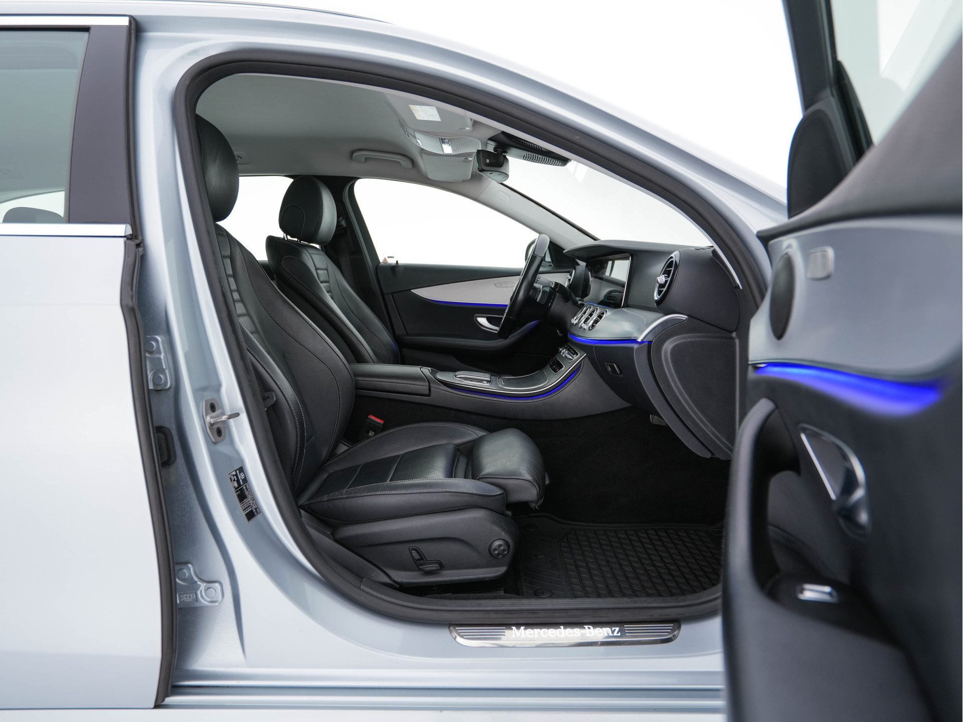 Mercedes-Benz E-klasse Estate 300 de Luxury Line ( Plug-in ) (INCL-BTW) Aut. *LUXURY-LEATHER | FULL-LED | WIDE-SCREEN-DIGICOCKPIT | BLIND-SPOT | AMBIENT-LIGHT | HEATED-SPORTSEATS | CAMERA | DAB+ | NAVI-FULLMAP | PDC | ADAPTIVE-CRUISE | ECC | 18''ALU*