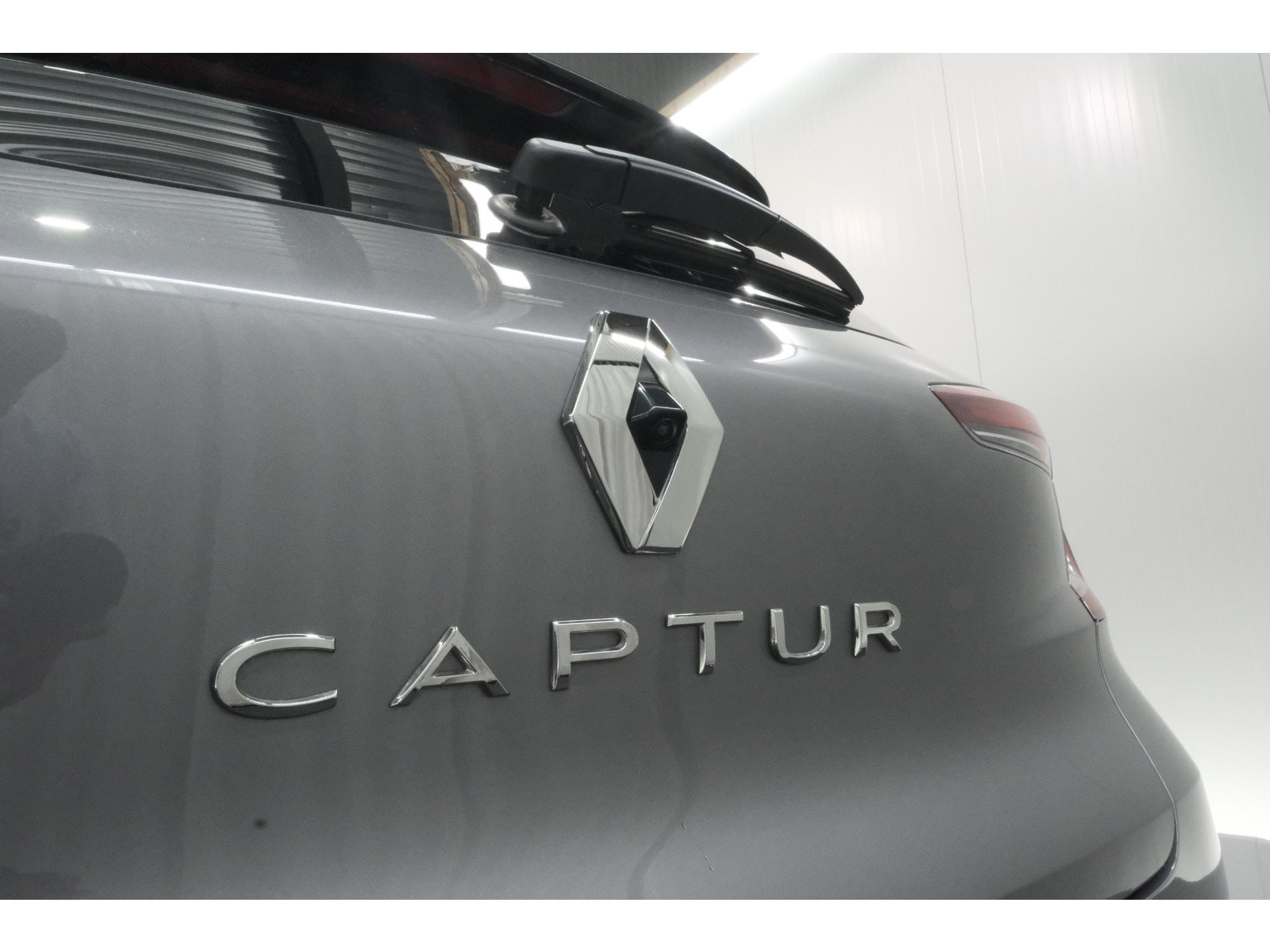 Renault Captur Mild Hybrid 140 EDC Techno | 360 Camera | 9.3 Inch Navigatie | Apple Carplay | 18 Inch Lichtmetalen Velgen