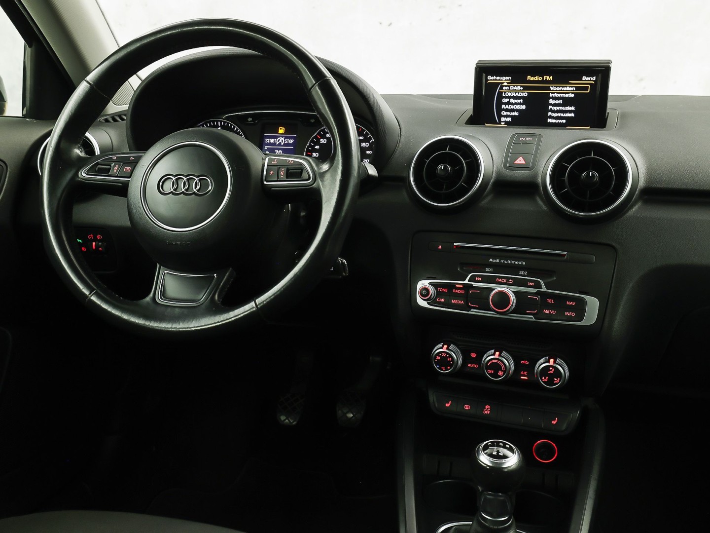 Audi A1 Sportback 1.0 TFSI Sport (NAVIGATIE, 5 DEURS, CLIMATE, STOELVERWARMING, SPORTSTOELEN, PARKEERSENSOREN, LED ACHTERLICHTEN, LM VELGEN, NIEUWE APK, NIEUWSTAAT)