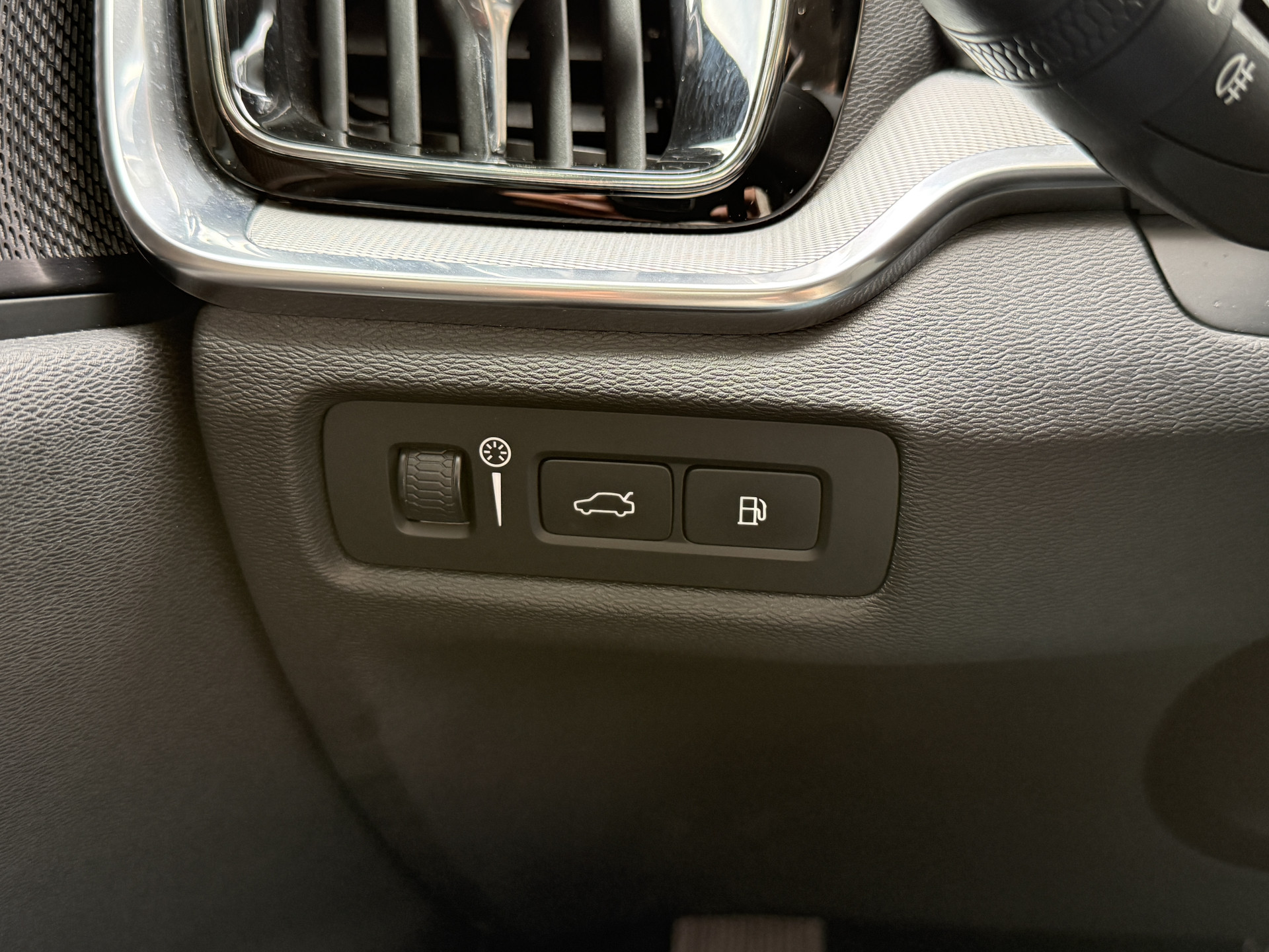 Volvo V60 2.0 T8 Twin Engine AWD Inscription | Panoramadak | 360 camera | Harman/Kardon | Adaptive cruise | Stoelverwarming