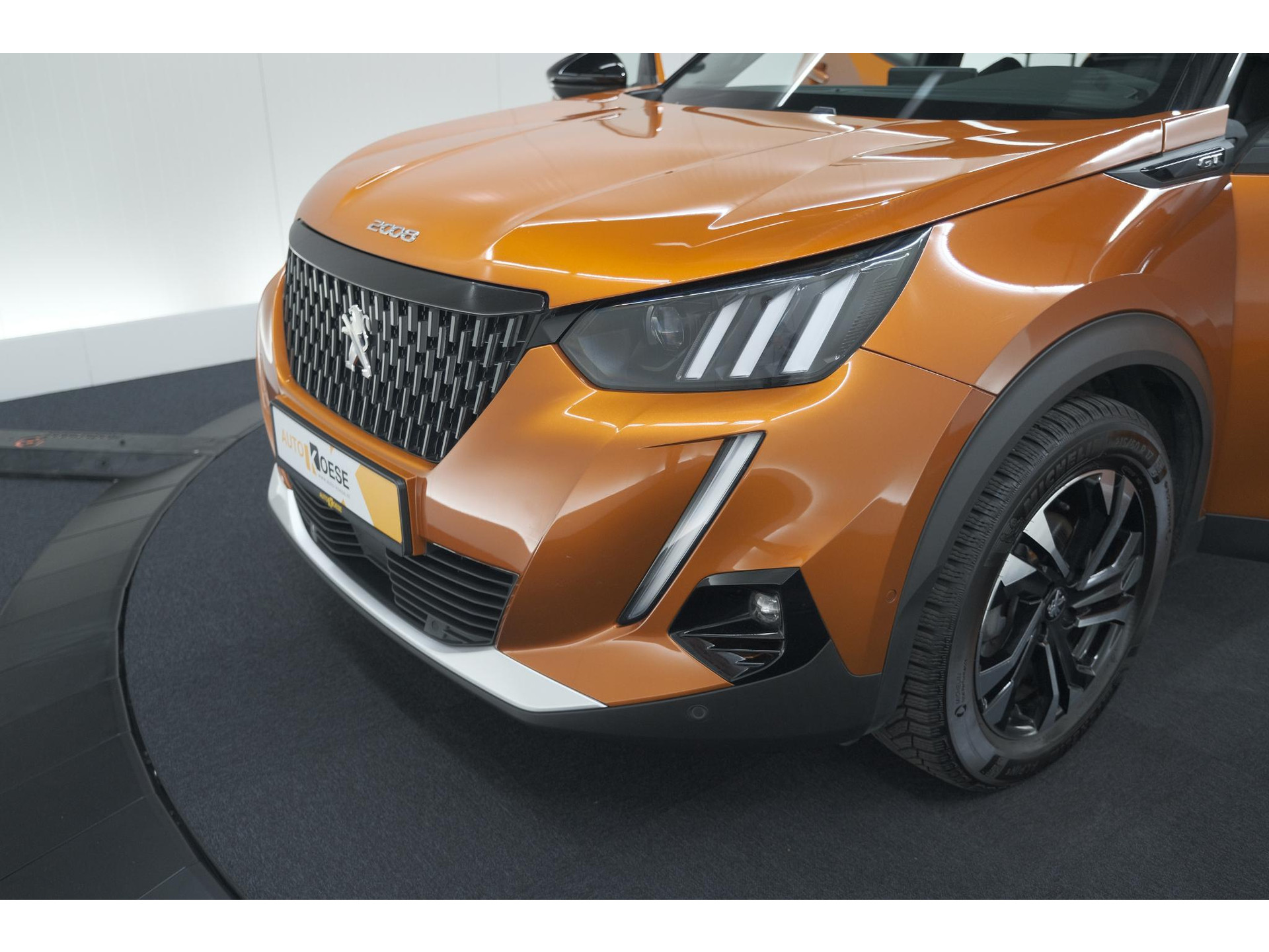 Peugeot 2008 PureTech 130 GT Pack | Leer-pakket | Camera | Dodehoekdetectie | Apple Carplay | Stoelverwarming