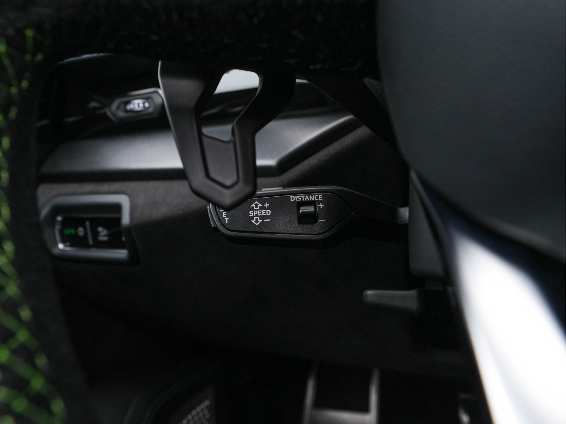 Lamborghini Urus 4.0 V8 Pearl Capsule (INCL-BTW) *CERAMIC-BRAKES | PANO | HEAD-UP | SOFT-CLOSE | LEATHER-ALCANTARA | FULL-LED | NIGHT-VISION | BANG&OLUFSEN | MEMORY-PACK | HEATED-SPORTSEATS | TOP-VIEW | ADAPTIVE-CRUISE | ...