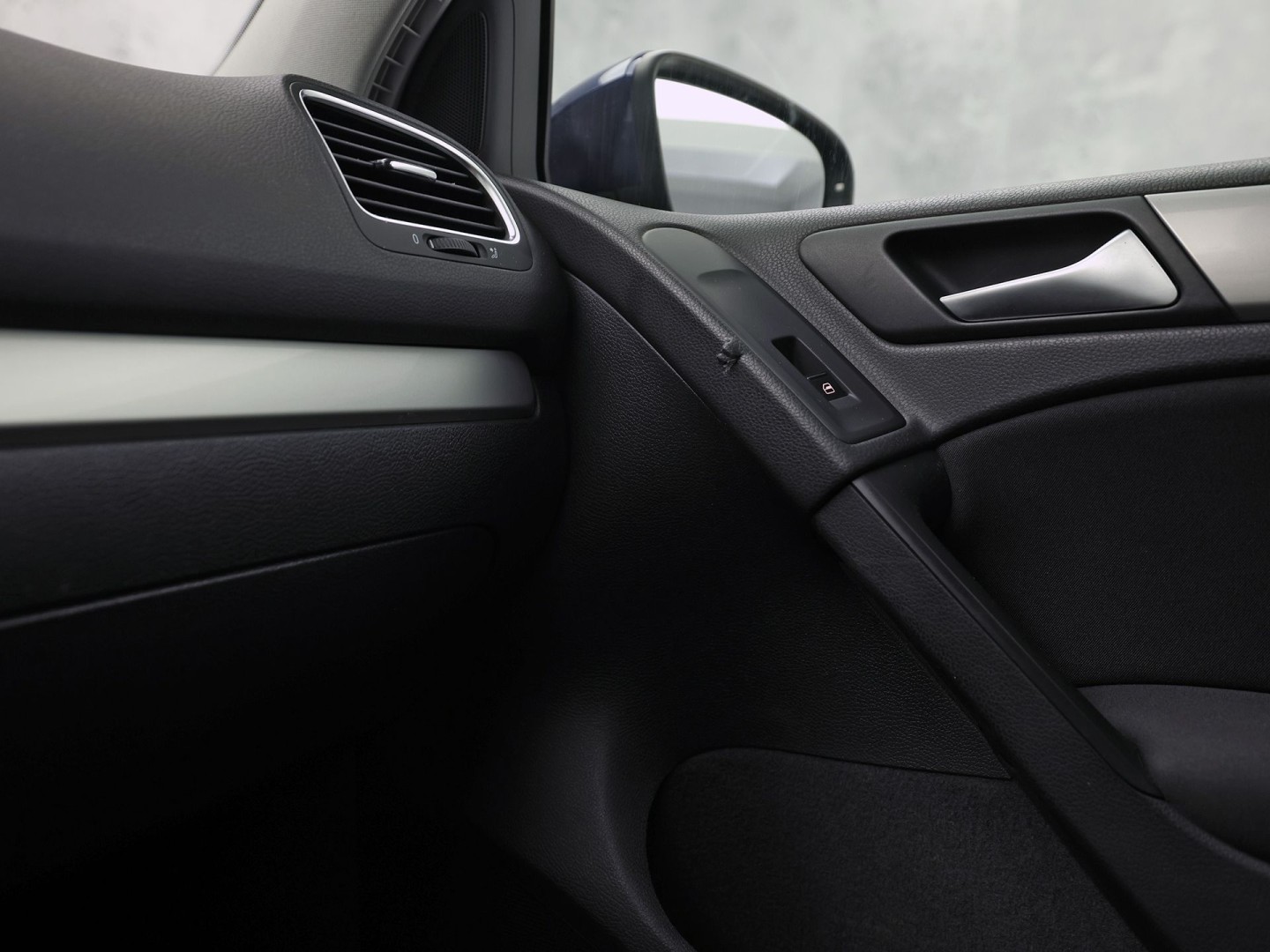 Volkswagen Golf 1.4 Sportline (CLIMATE, GETINT GLAS, LM VELGEN, SPORTSTOELEN, ARMSTEUN, NIEUWE APK, NIEUWSTAAT)