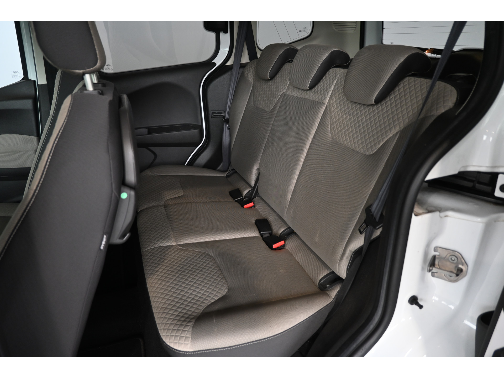 Ford Tourneo Courier 1.0 Titanium Clima Navigatie 2x Schuifdeur Stoelverwarming Cruise Control Rijklaarprijs! Inruil Mogelijk!