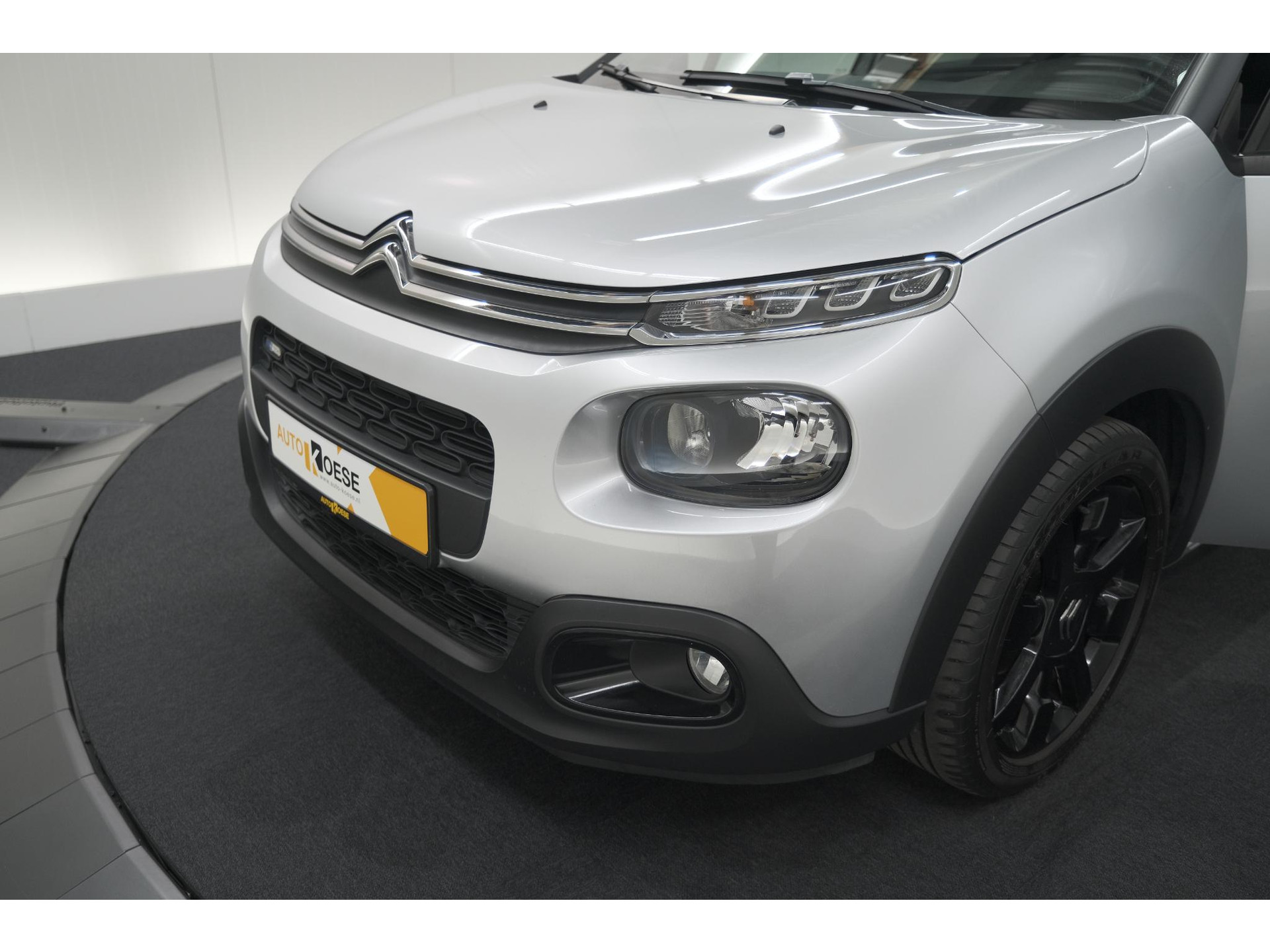 Citroen C3 PureTech 82 S&S Shine | Camera | Navigatie | Climate control | 17 Inch Lichtmetalen Velgen