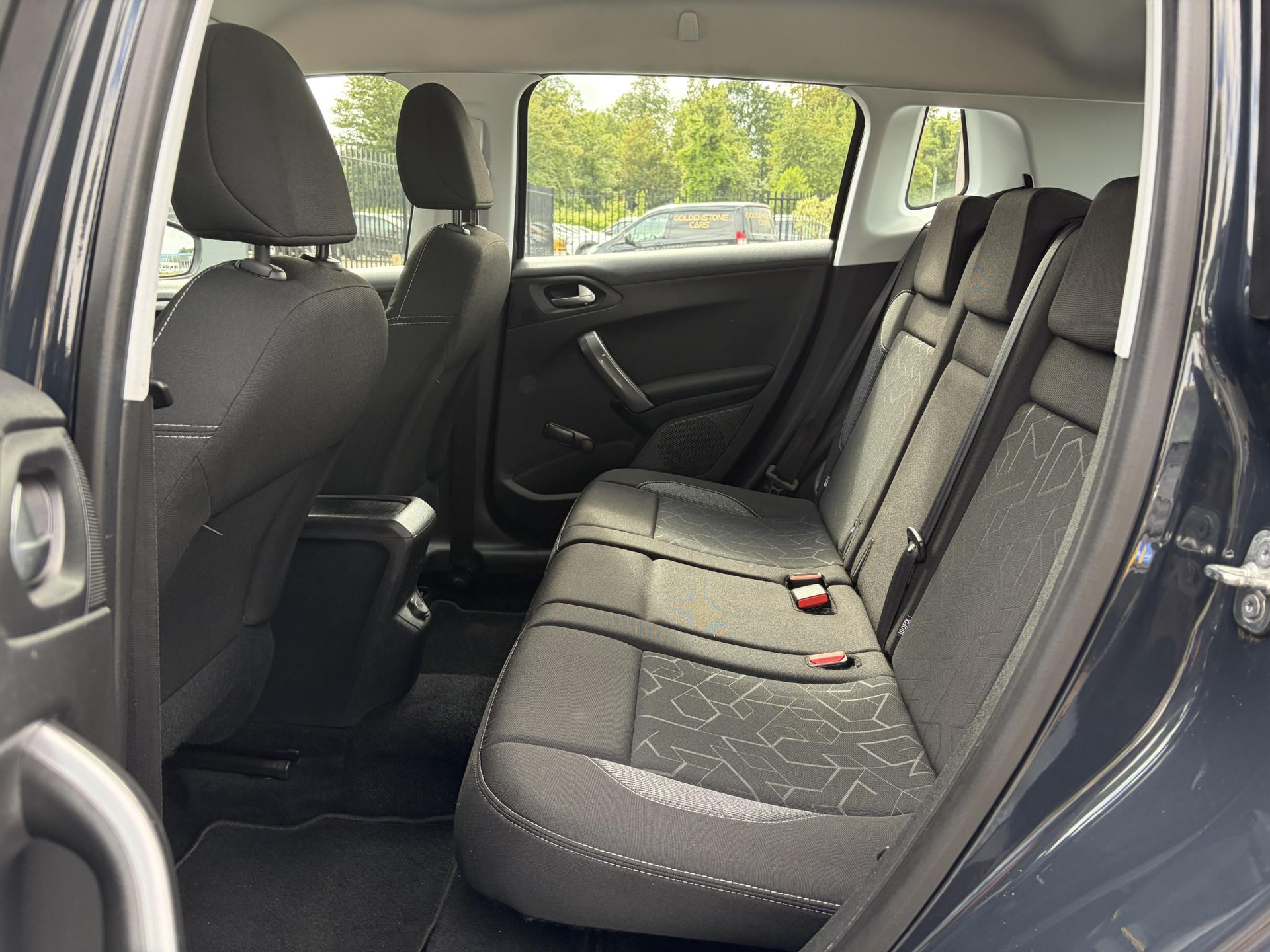 Peugeot 2008 1.2 PureTech Blue Lion 2e Eigenaar,131pk,Carplay,Navi,Dealer Onderhouden,6 Bak,D-riem vv in 2024,Pdc,N.A.P,Apk tot 04-2027