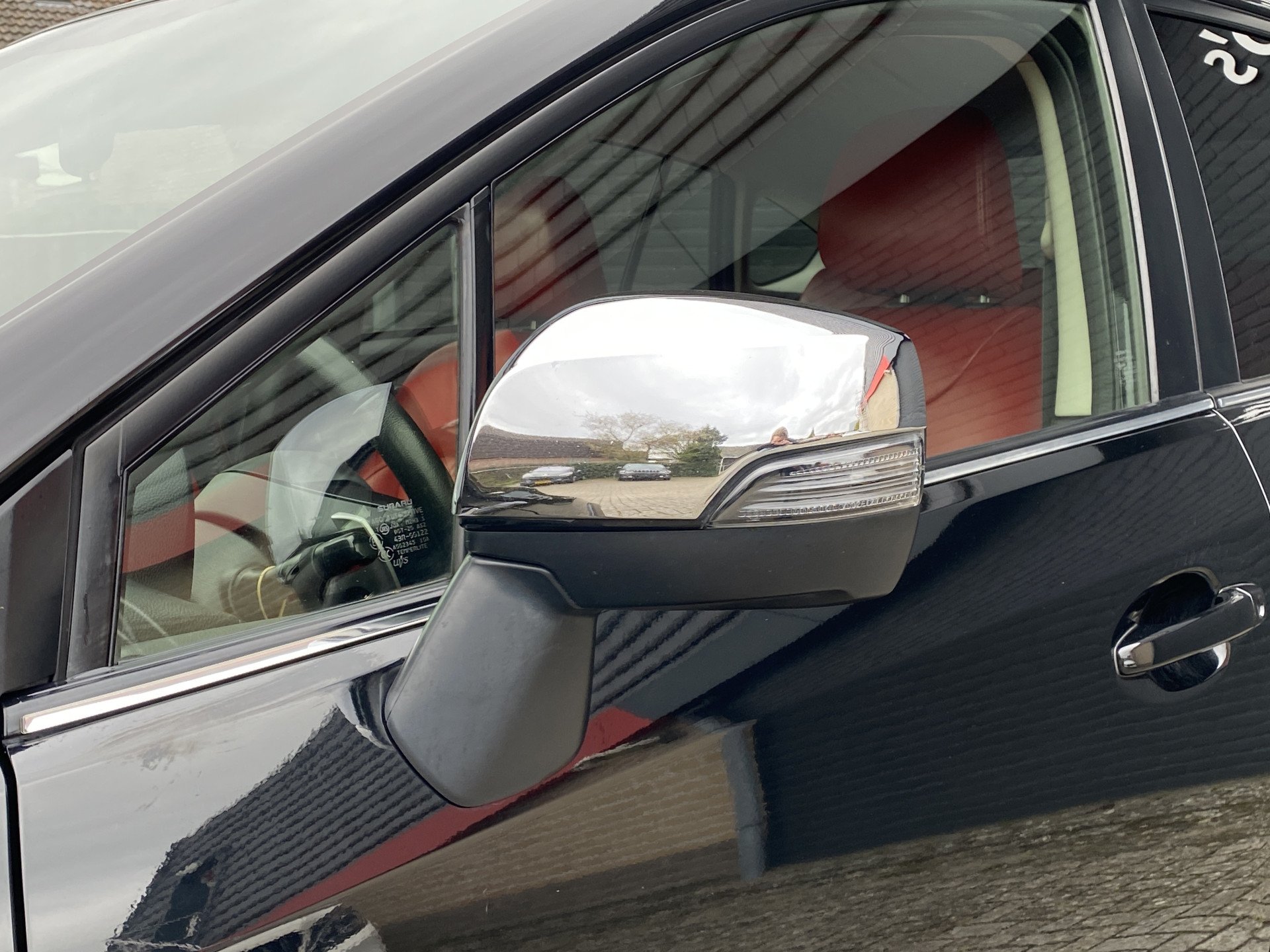Subaru XV 2.0i Luxury AWD 150 pk AUT. | dealer onderhouden | navigatie | trekhaak | leder interieur | camera | all season banden
