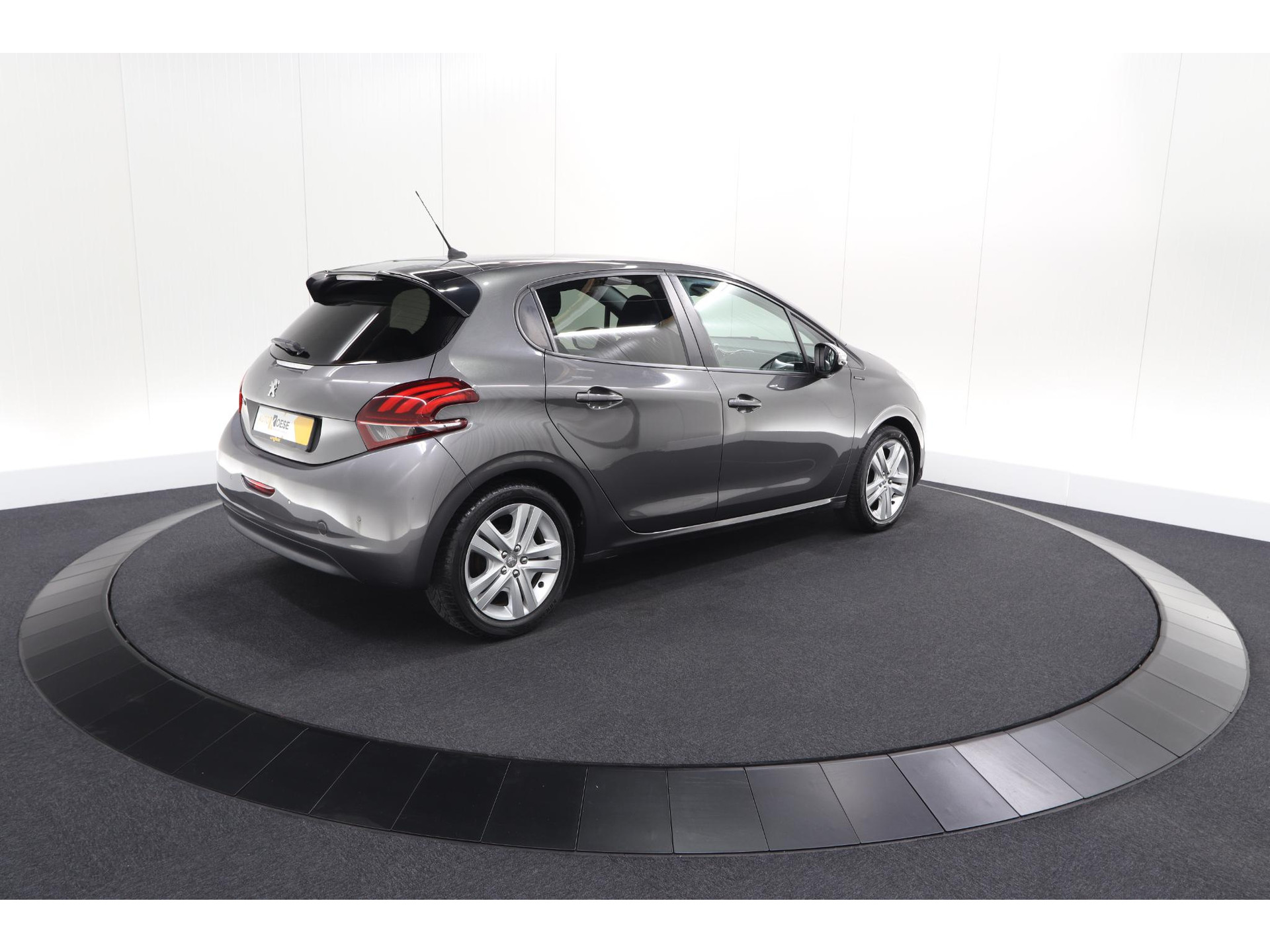 Peugeot 208 PureTech 82 Signature | Parkeersensoren | Apple Carplay | Navigatie