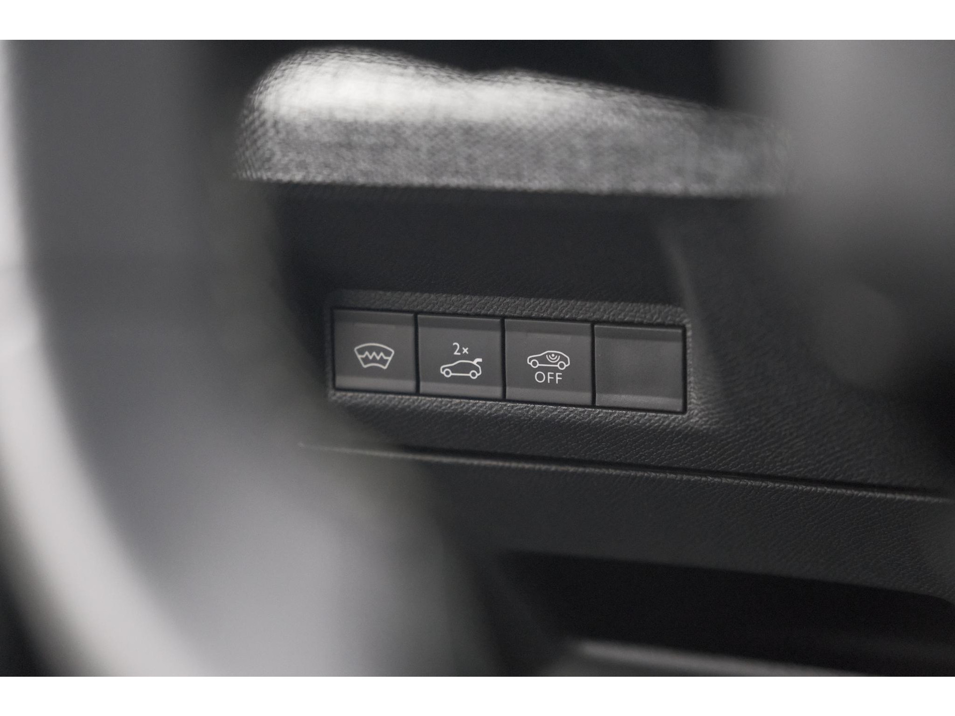 Peugeot 3008 1.2 Hybrid 136 GT | Panoramdak | 360 Camera | Stoelverwarming | Elektrische Kofferklep | Allseason Banden