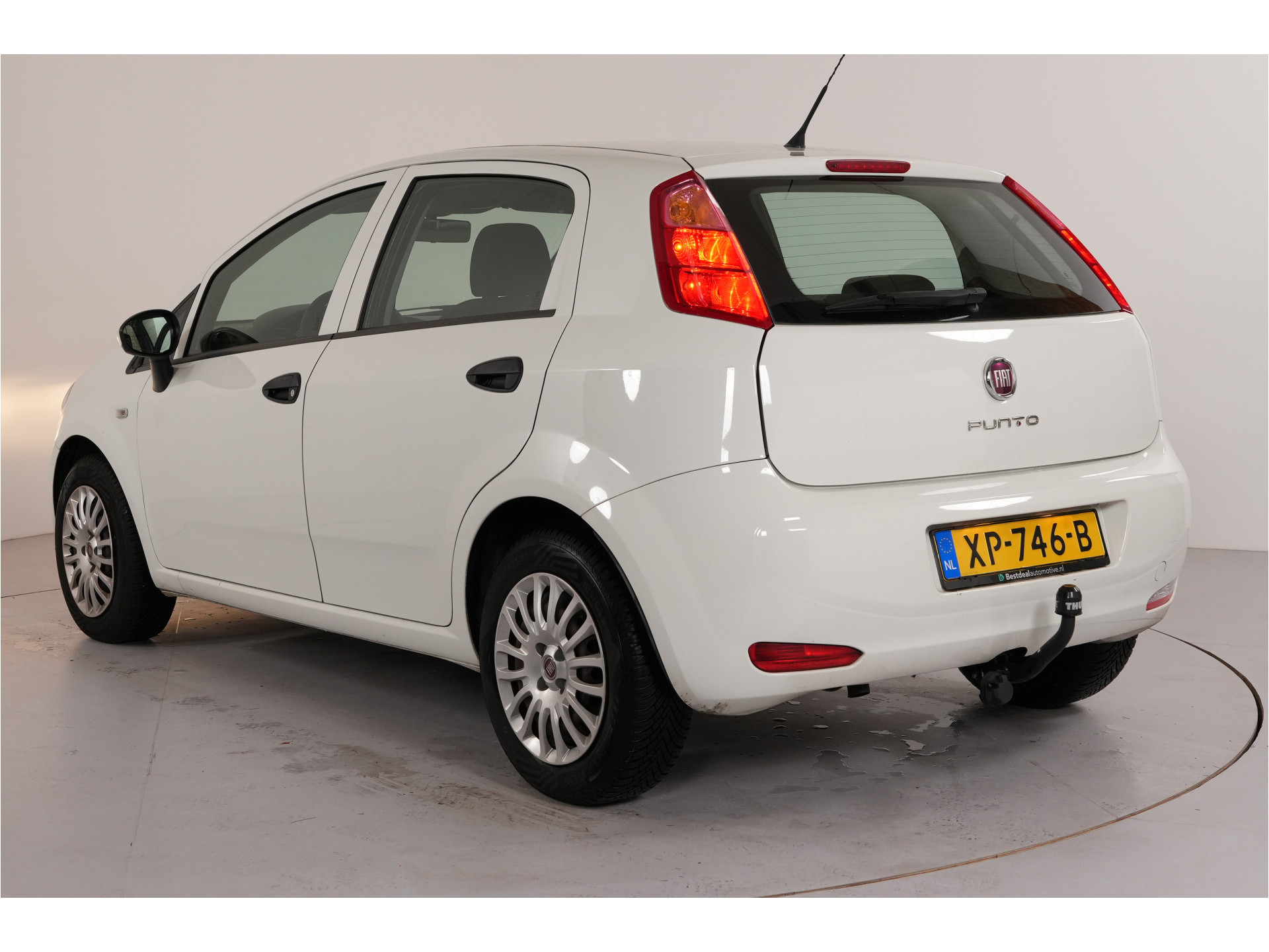 Fiat Punto Evo 1.2 Lounge | Trekhaak | Airco | LMV |