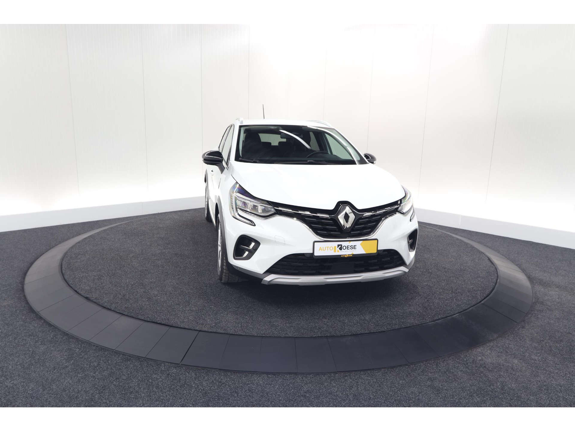 Renault Captur 1.6 E-Tech Plug-in Hybrid 160 Intens | Trekhaak | Camera | Navigatie | Parkeersensoren | Pack Winter