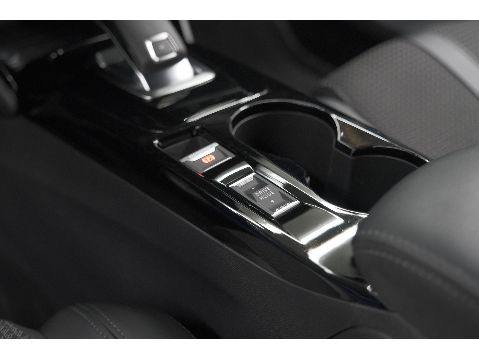 Peugeot 2008 PureTech 130 EAT8 GT-Line | Camera | Dodehoekdetectie | Adaptieve Cruise Control | Apple Carplay