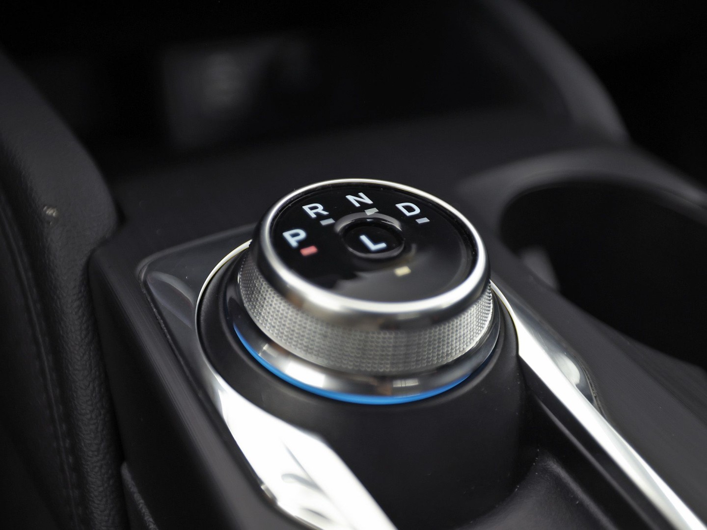 Ford Kuga 2.5 PHEV Titanium Sport 225Pk Automaat (VIRTUAL COCKPIT, SOH 93%, APPLE CARPLAY, GROOT NAVI, CAMERA, SPORTSTOELEN, CRUISE, TREKHAAK, NIEUWSTAAT)