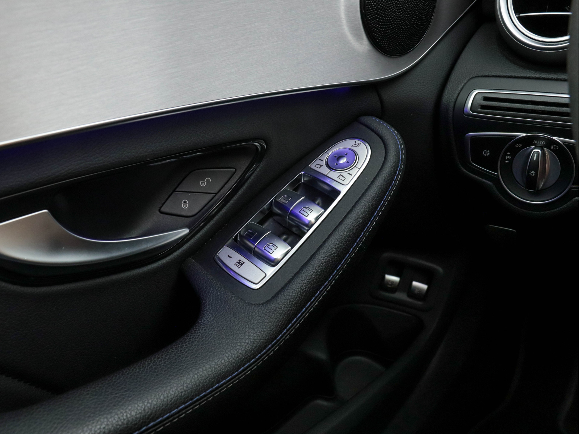 Mercedes-Benz C-klasse Estate 300 e Business Solution AMG Limited Plug in (INCL-BTW) Aut. *PANO | LEATHER-ALCANTARA | FULL-LED | NAVI-FULLMAP | TOP-VIEW | BLIND-SPOT | PREMIUM-AUDIO | DAB | CARPLAY | AMBIENT-LIGHT | DIGI-COCKPIT | SPORT-SEATS | 18"ALU*