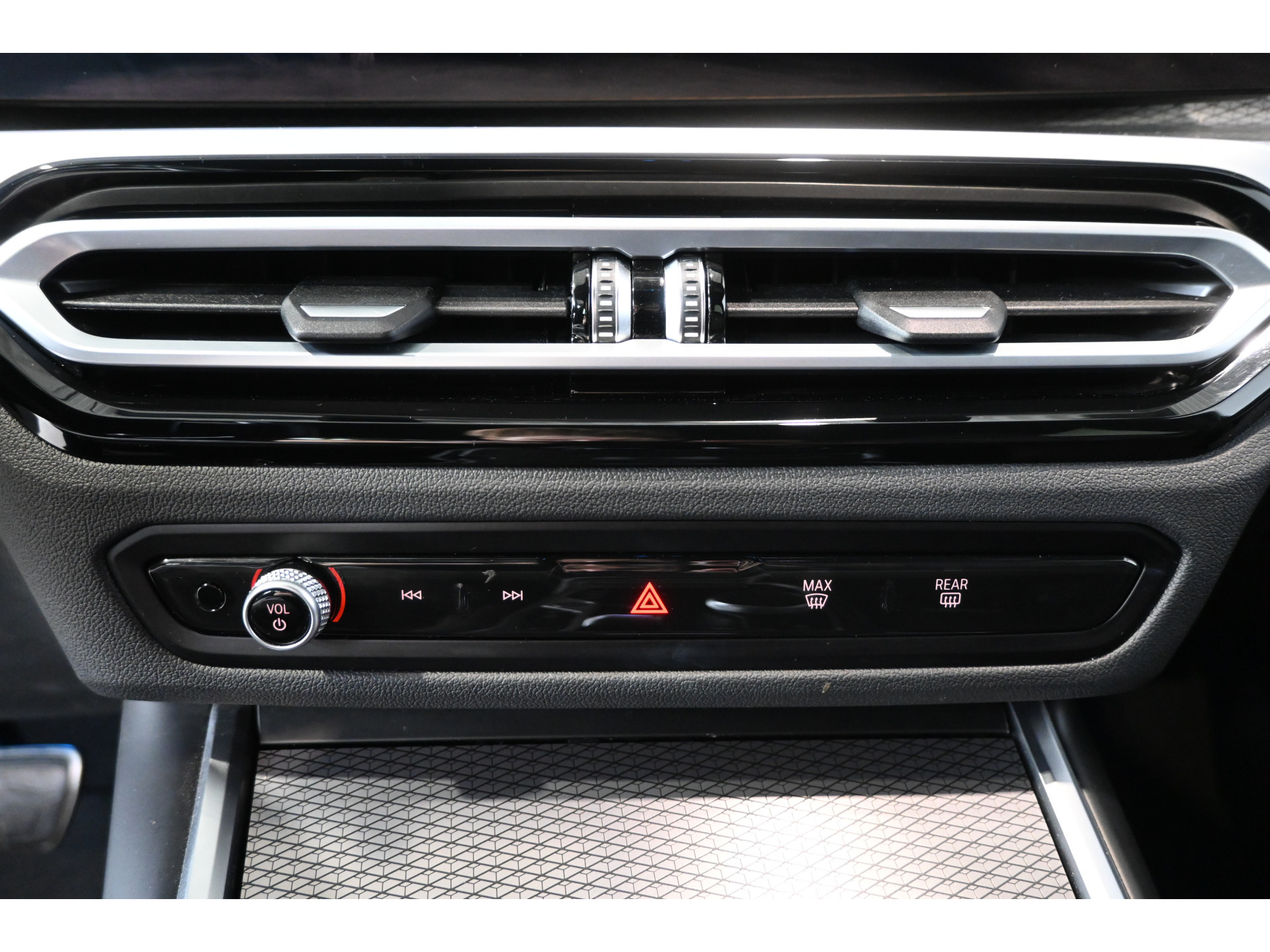 BMW 3-serie Touring 320e M-Sport Clima Cruise CarPlay LED Leder Navigatie 100% Onderhouden! Inruil Mogelijk!