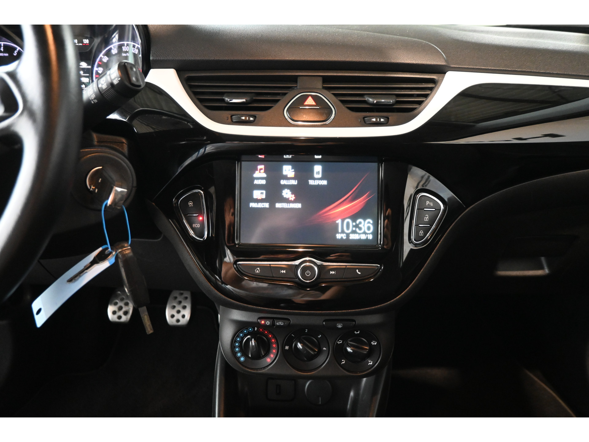 Opel Corsa 1.0 Turbo Color Edition Nap Airco Cruise Pdc Lichtmetaal 1e Eigenaar 100% Onderhouden! Inruil Mogelijk!