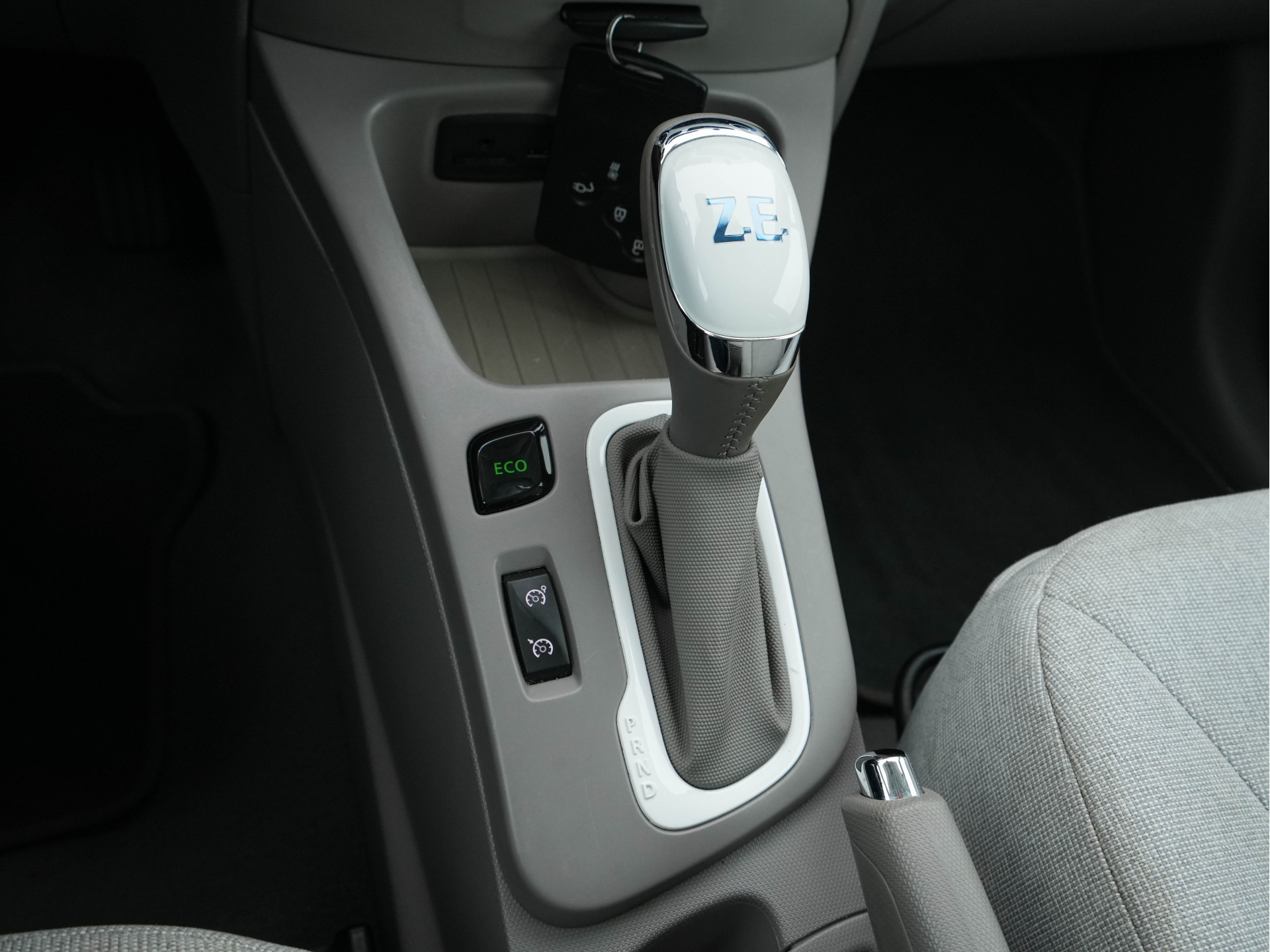 Renault ZOE Q210 (Includes-Battery) Zen Quickcharge 22 kWh [ 3-Fase ] {SOH-91%} Aut. *NAVI-FULLMAP | DIGI-COCKPIT | KEYLESS | CAMERA | COMFORT-SEATS | ECC | PDC | CRUISE |  16''ALU *