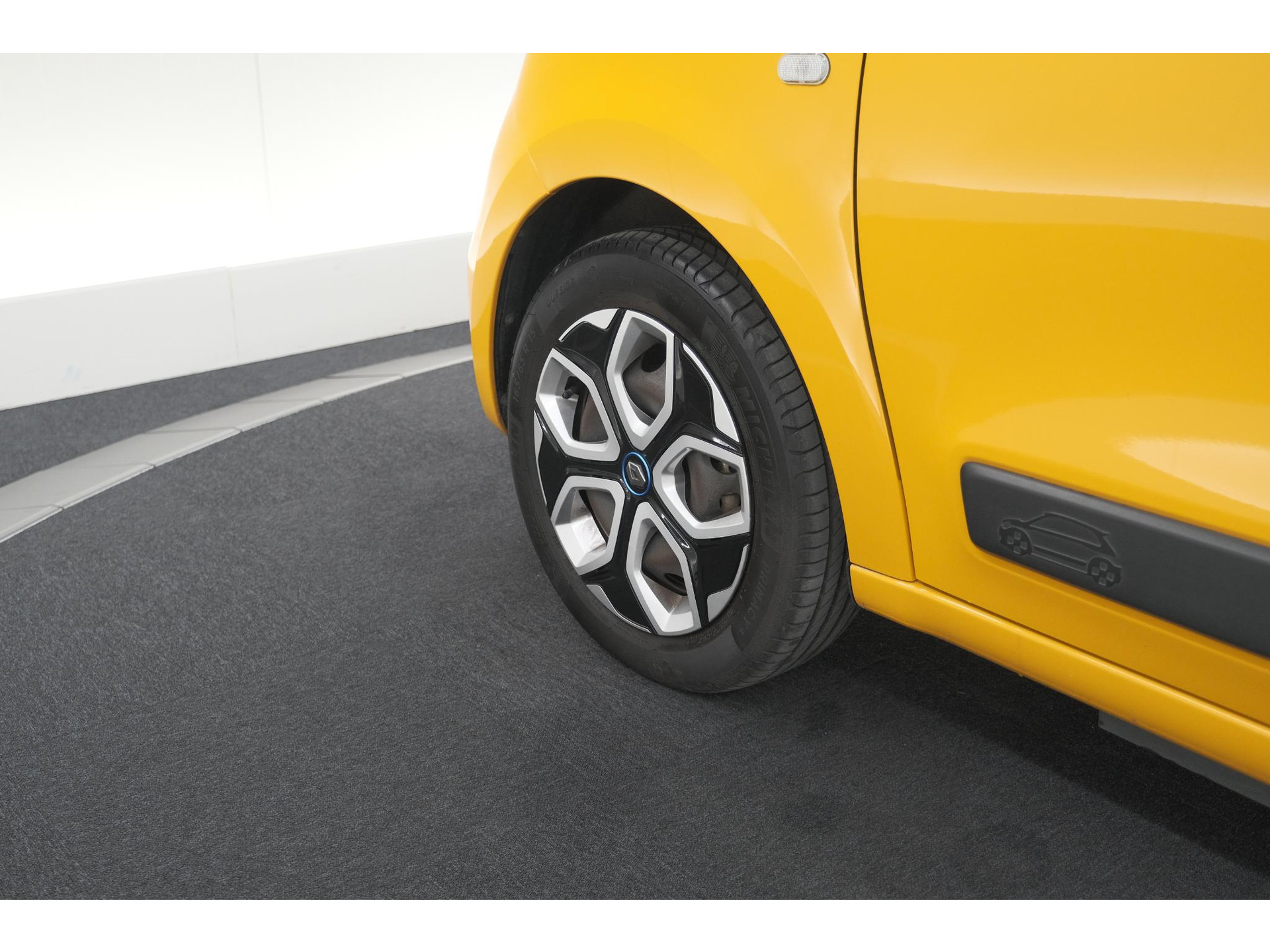 Renault Twingo Z.E. R80 Collection | Lage Kilometerstand | Apple Carplay | Climate Control