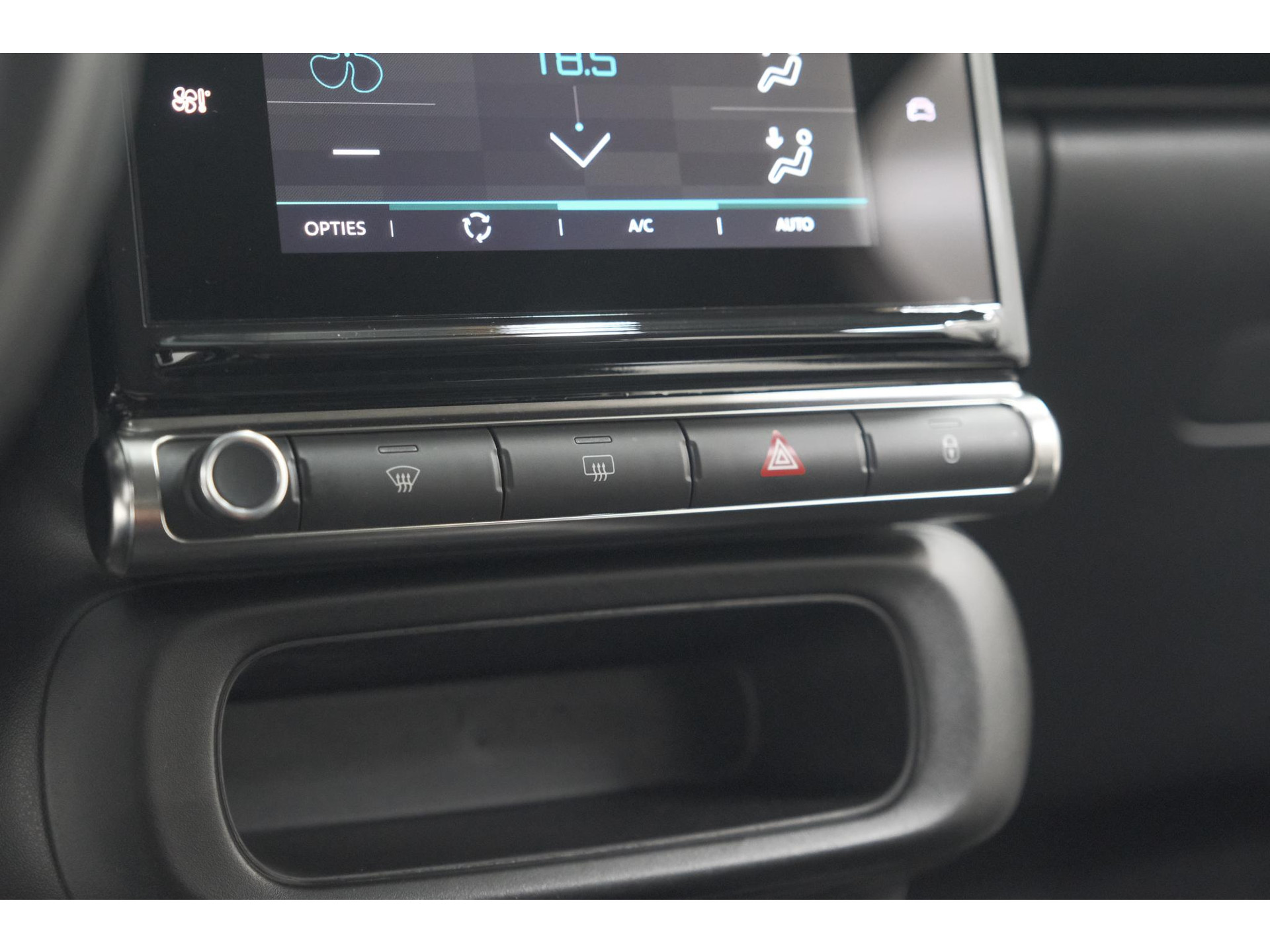 Citroen C3 PureTech 110 EAT6 Shine | Camera | Navigatie | Parkeersensoren | Apple Carplay | 17 Inch Lichtmetalen Velgen