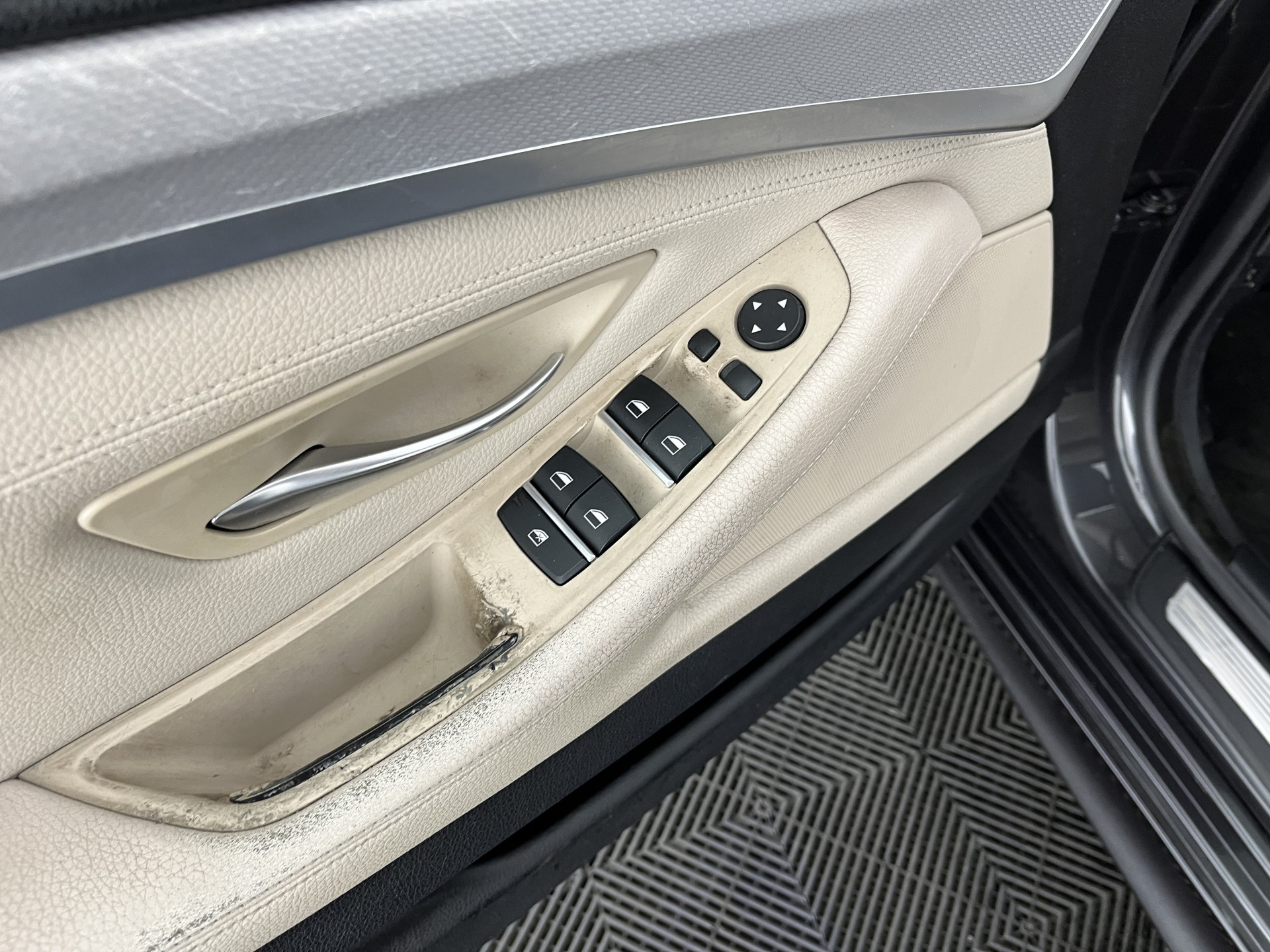 BMW 5-serie Touring 520d M-Sportpack High Executive Aut. *PANO | LEATHER | XENON | HEATED-SPORTSEATS | HIFI-SOUND | NAVI-FULLMAP | PRIVACYGLASS | SHIFTPADDLES | HEAD-UP | 18''ALU*