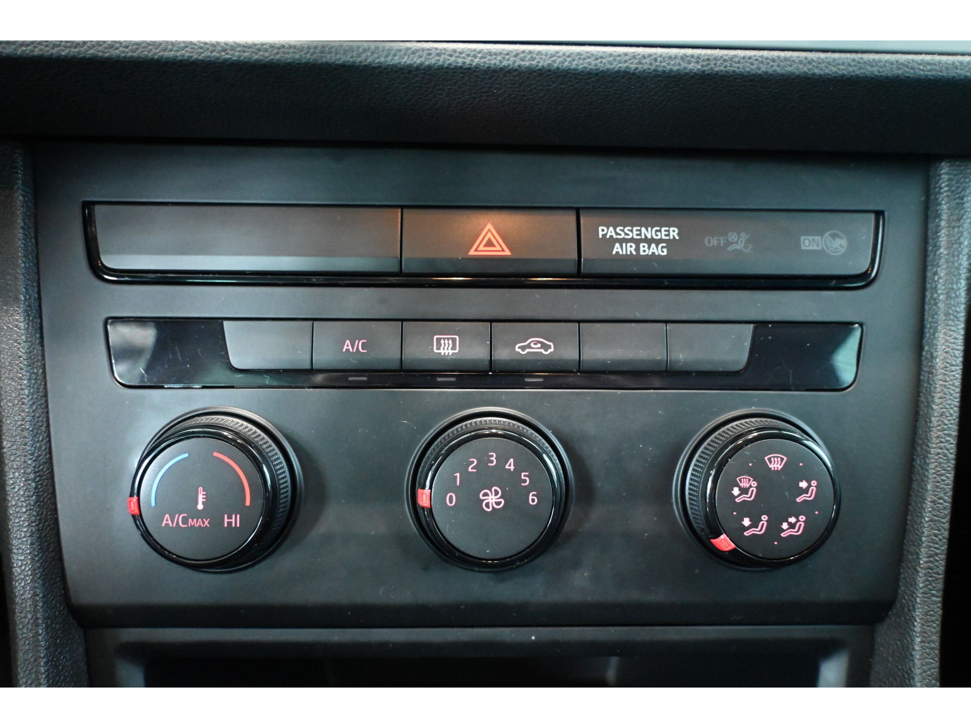 SEAT Leon 1.2 TSI Airco Lichtmetaal Rijklaarprijs Inruil Mogelijk!