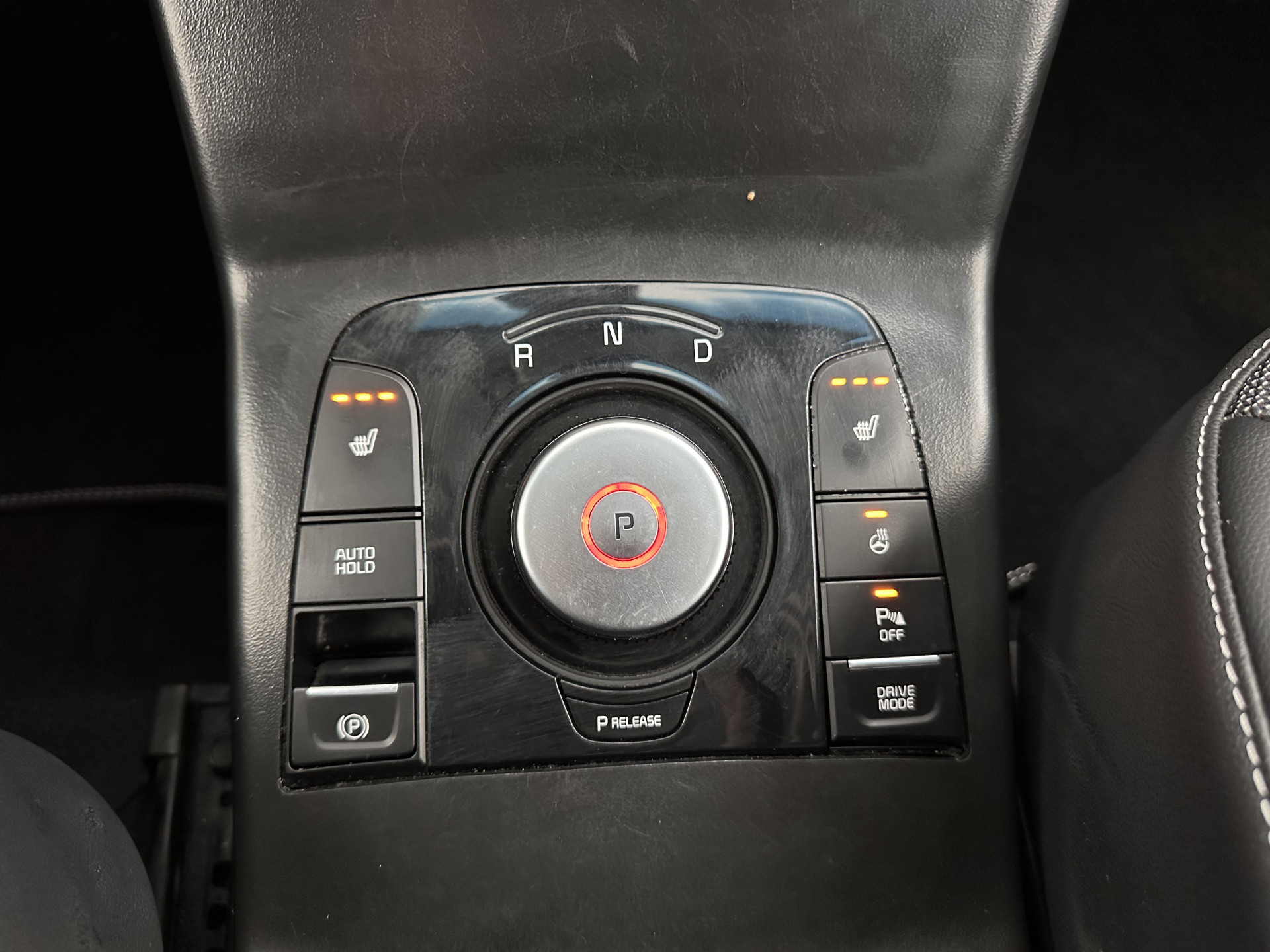 Kia e-Niro DynamicLine 64 kWh [ 3-Fase ] {SOH-100%} (INCL-BTW) Aut.*HEATPUMP | LEATHER-FABRIC | NAVI-FULLMAP | DAB+ | ADAPTIVE-CRUISE | CAMERA | HEATED-COMFORTSEATS | KEYLESS | DIGI-COCKPIT | SHIFTPADDLES | CARPLAY | LANE-ASSIST | 17"ALU*