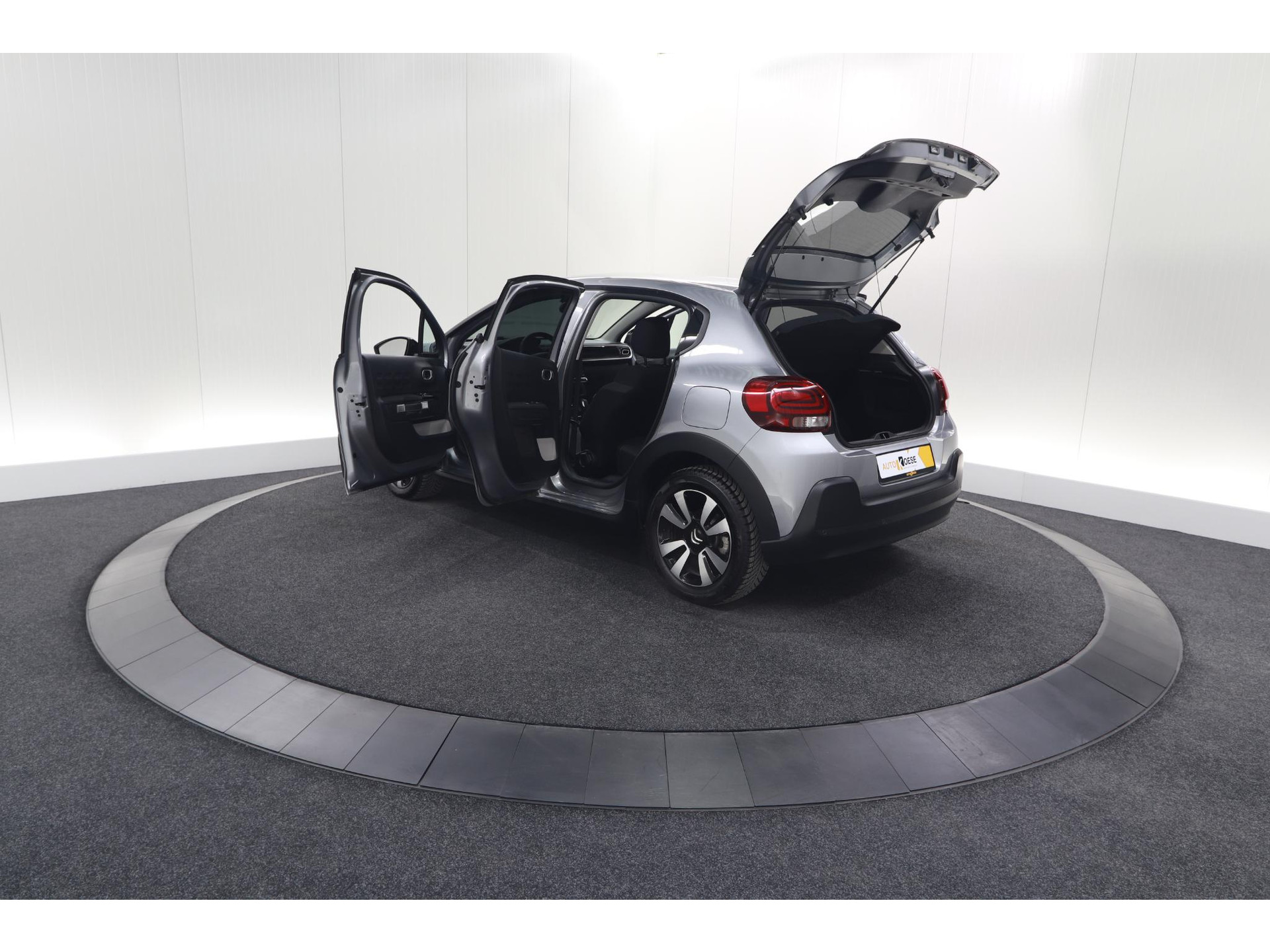 Citroen C3 PureTech 110 EAT6 Max | Camera | Parkeersensoren | Navigatie | Apple Carplay