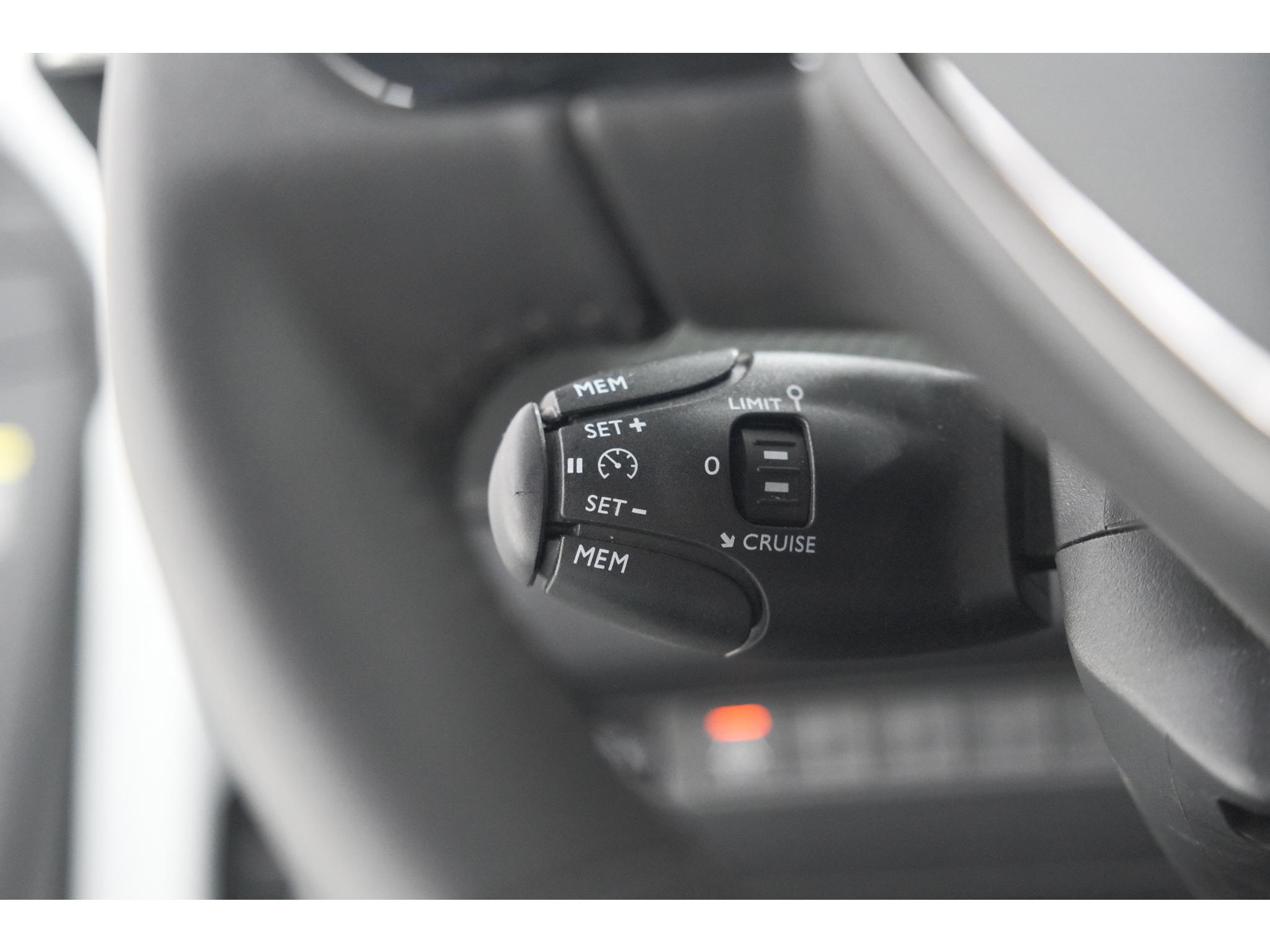 Peugeot 208 PureTech 100 Allure Pack | Camera | Apple Carplay | Stoelverwarming | Parkeersensoren