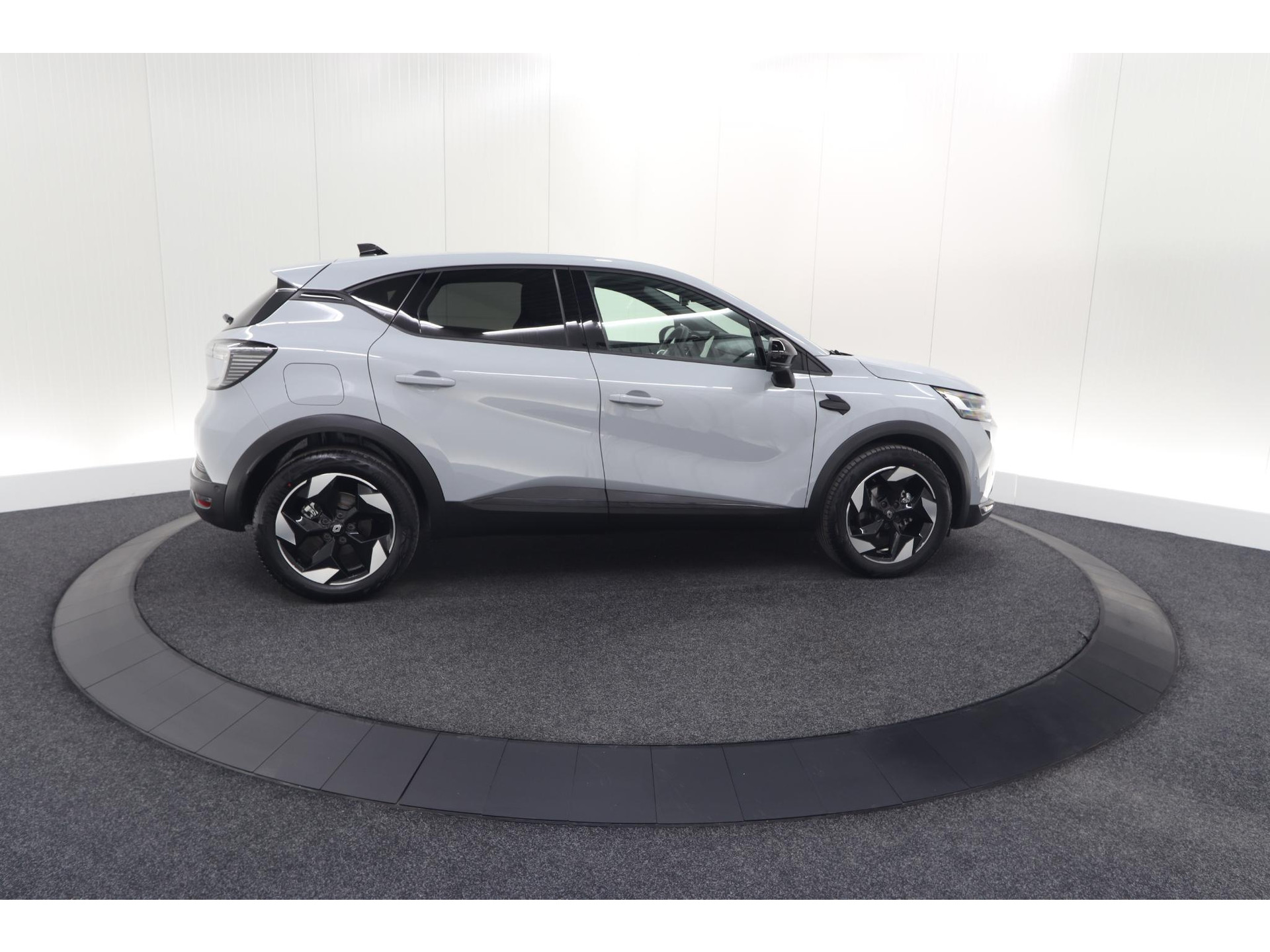 Renault Captur TCe 90 Techno | Nieuw Model | Camera | Navigatie | Apple Carplay | Pack Full Screen | 18 Inch Lichtmetalen Velgen
