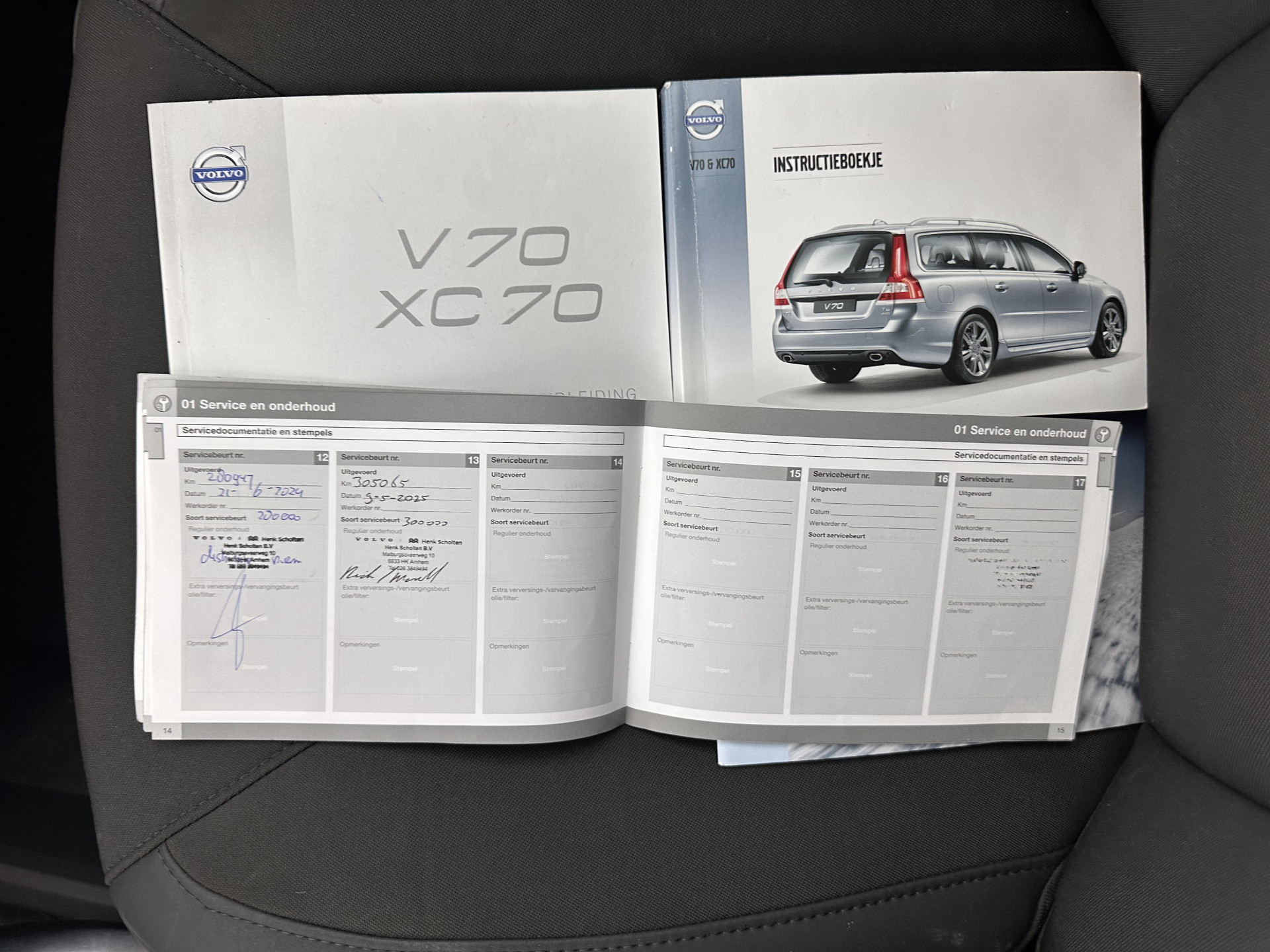 Volvo V70 1.6 D2 Kinetic Sport-Pack Aut. *NAVI-FULLMAP | COMFORT-SEATS | ECC | SIPS | PDC | CRUISE | PRIVACY-GLASS | TOWBAR | 17''ALU*