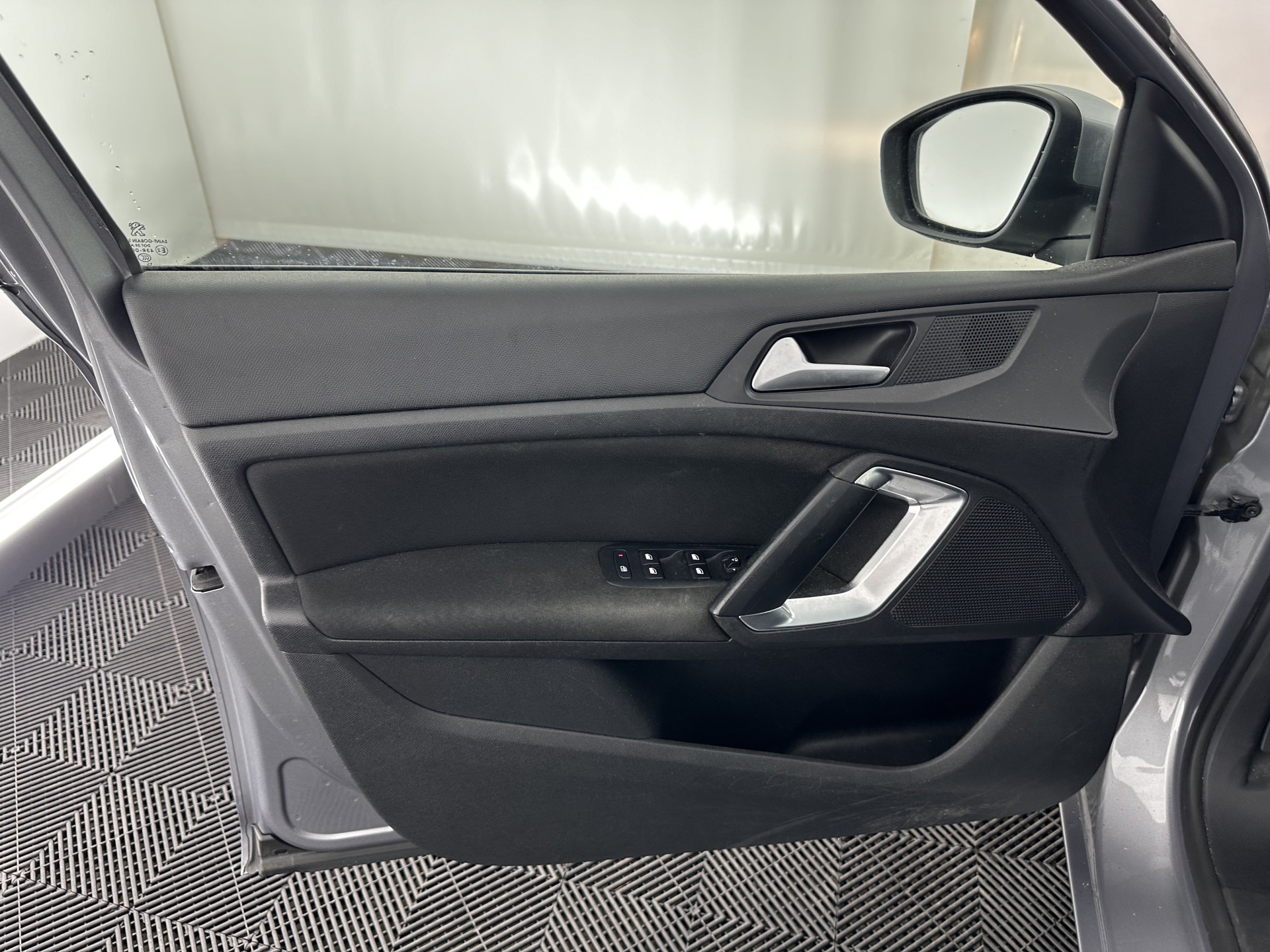 Peugeot 308 SW 1.6 BlueHDI Blue Lease Executive Pack *PANO | CAMERA | NAVI-FULLMAP | ECC | PDC | CRUISE | LANE-ASSIST | COMFORT-SEATS | 16"ALU*