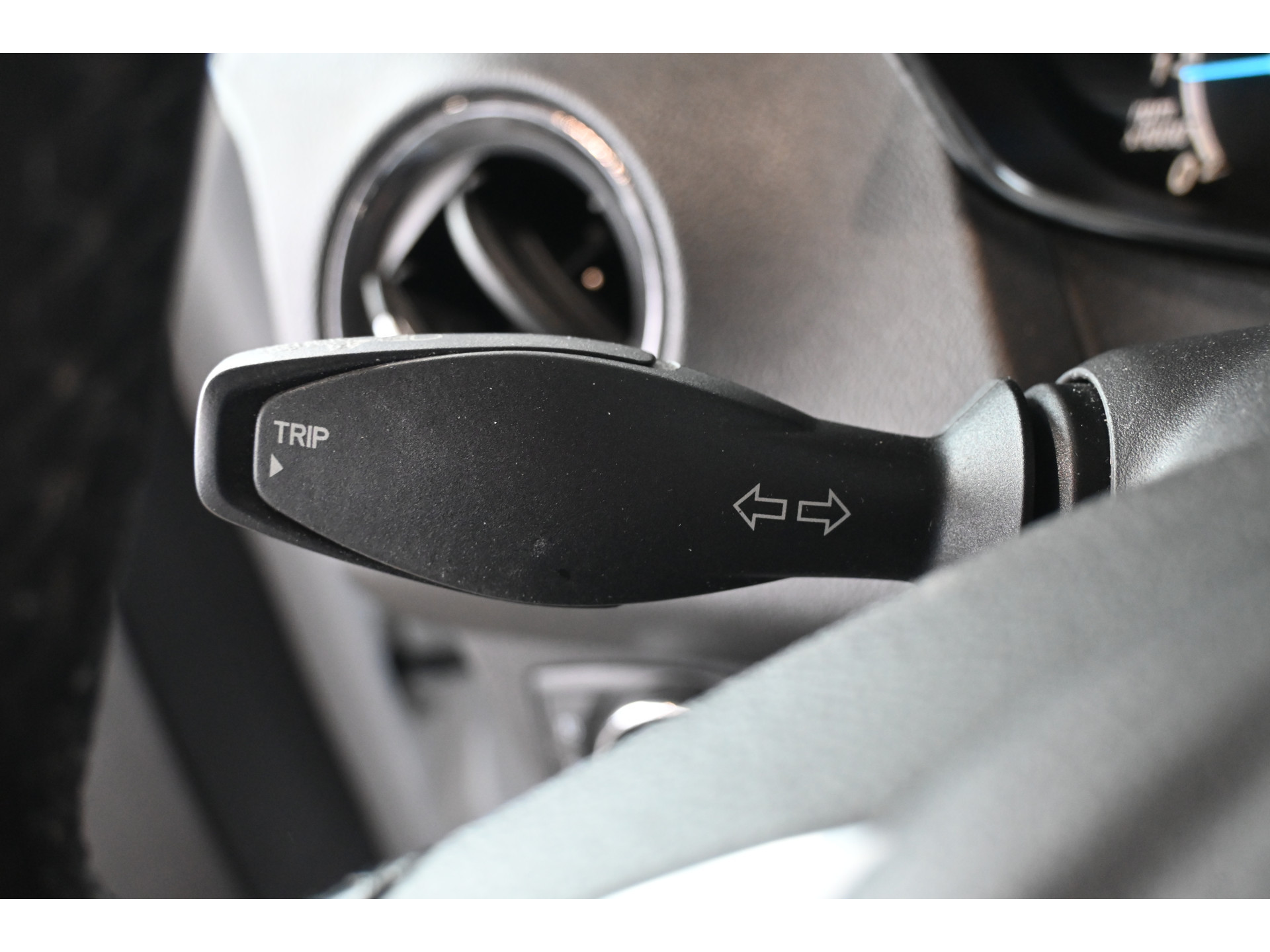 Ford Tourneo Courier 1.0 Titanium Clima Navigatie 2x Schuifdeur Stoelverwarming Cruise Control Rijklaarprijs! Inruil Mogelijk!