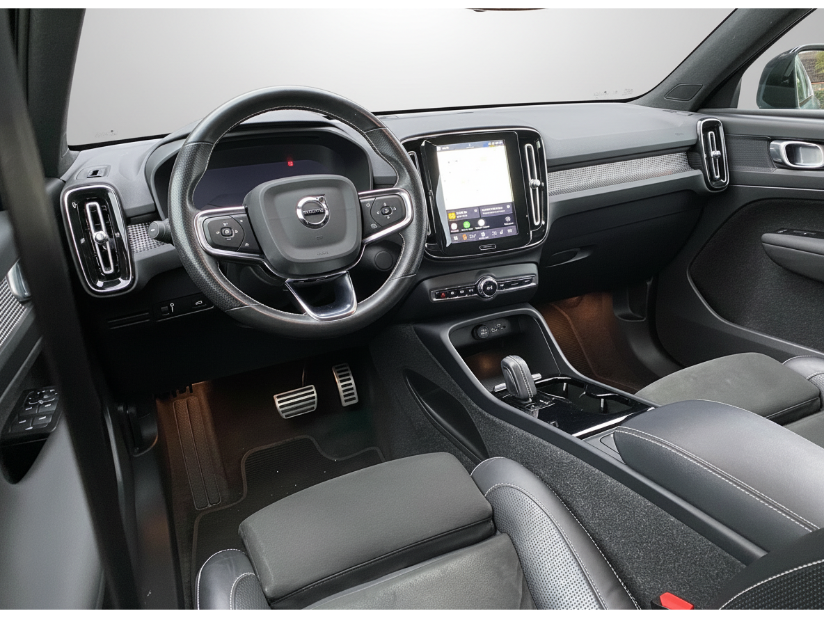 Volvo XC40 Recharge P8 AWD R-Design 408 pk | apple carplay | stoel-stuurverwarming | leder-alcantara | elektr. a. klep | BTW