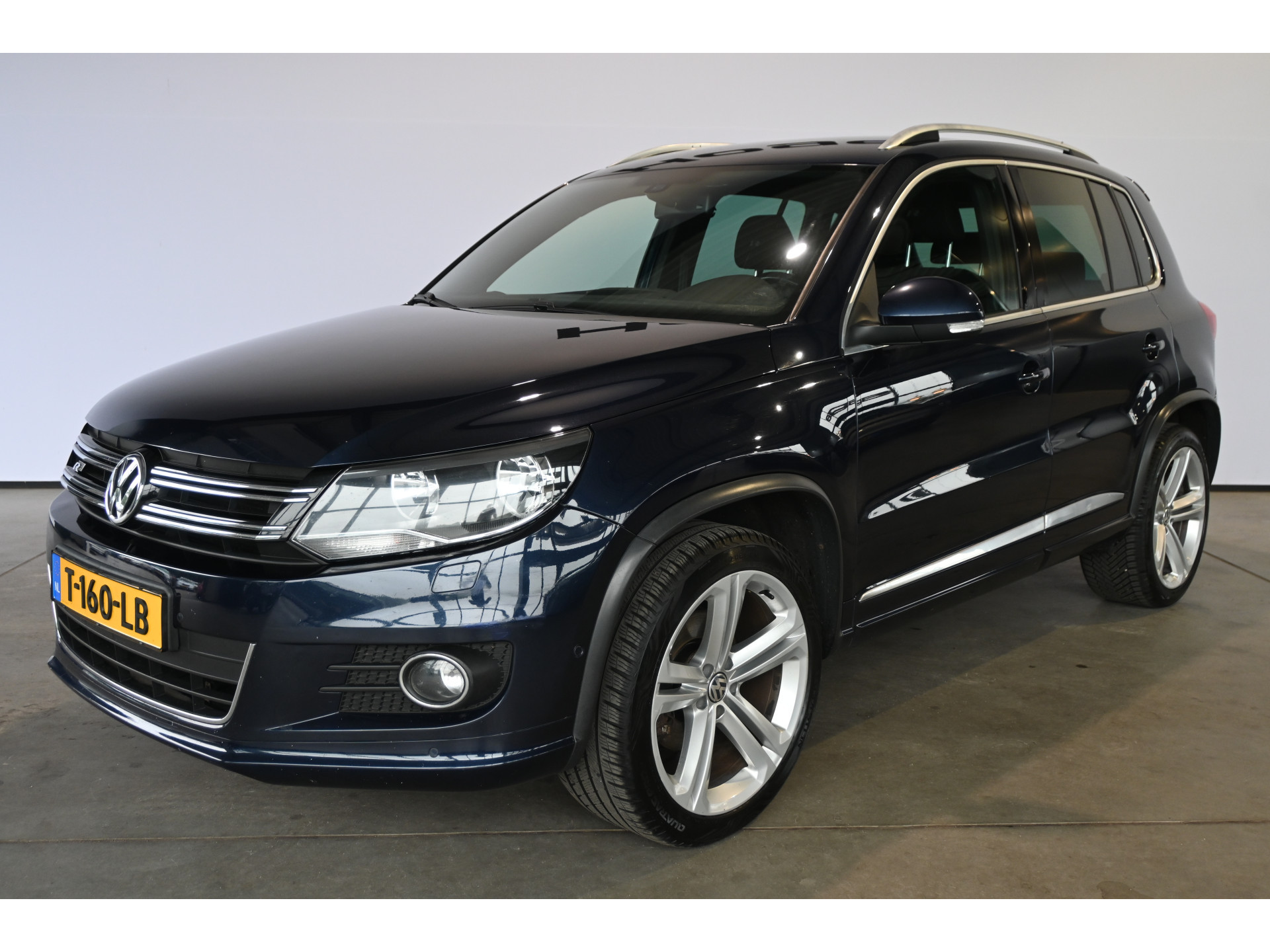 Volkswagen Tiguan 1.4 TSI Sport&Style 4Motion R-line Edition Clima Navigatie Stoelverwarming Goed Onderhouden! Inruil Mogelijk!