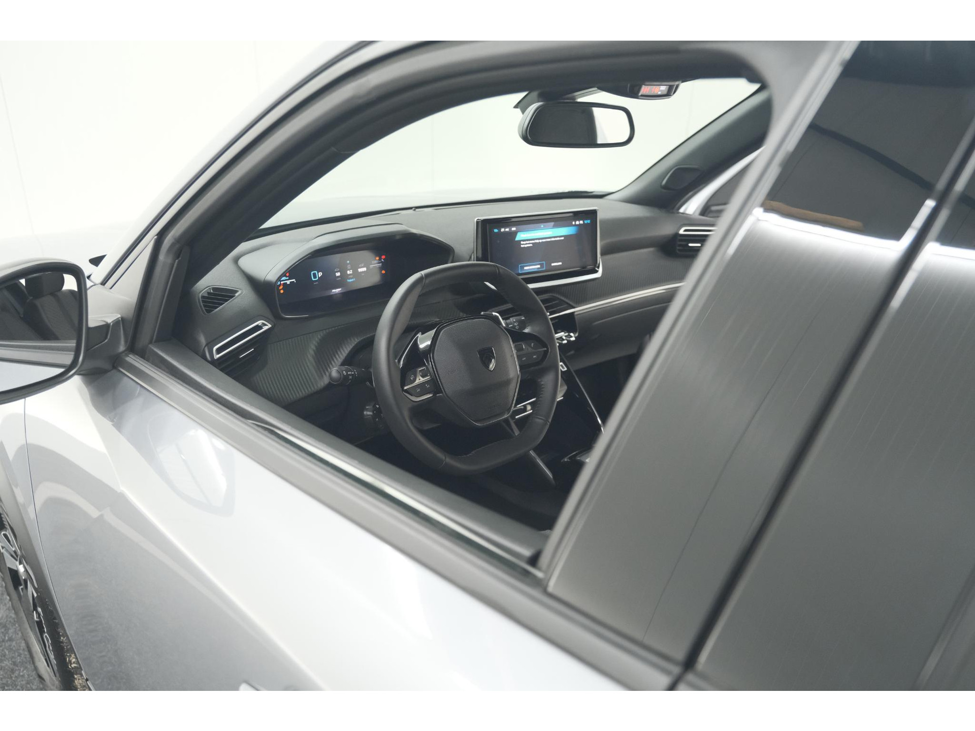 Peugeot 2008 Hybrid 136 e-DCS6 Allure | 360 Camera | Adaptieve Cruise Control | Dodehoekdetectie | Navigatie