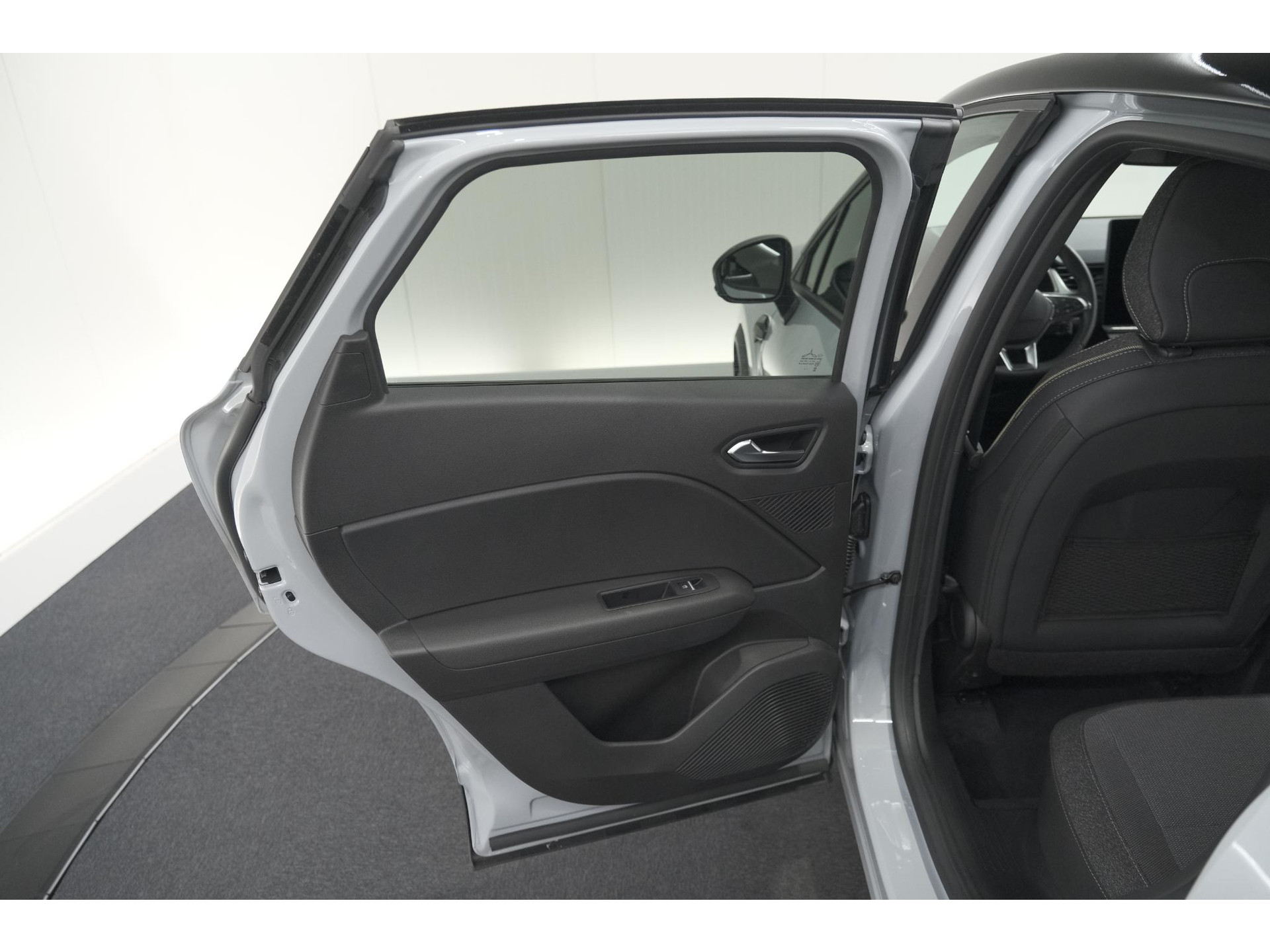Renault Captur 1.8 E-Tech full hybrid 160 techno | Camera | Adaptieve Cruise Control | Navigatie