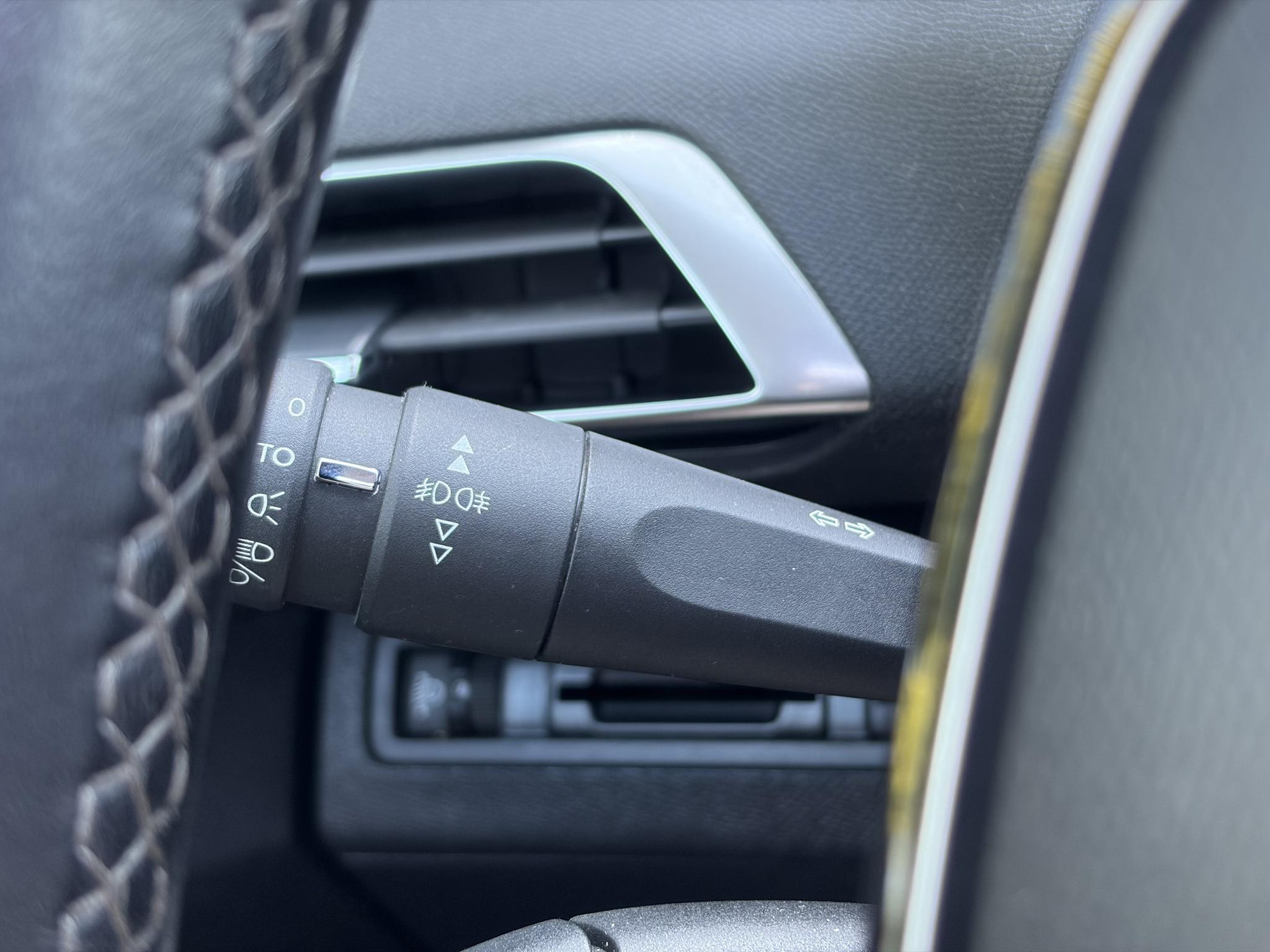 Peugeot 3008 1.2 PureTech Allure Distributieriem vv in 2025 l Pano l 360° Camera l Carplay l Dealer Onderhouden l Navi l Halfleder l Pdc l Keyless l 131pk l 6 Bak l Apk tot 12-2026