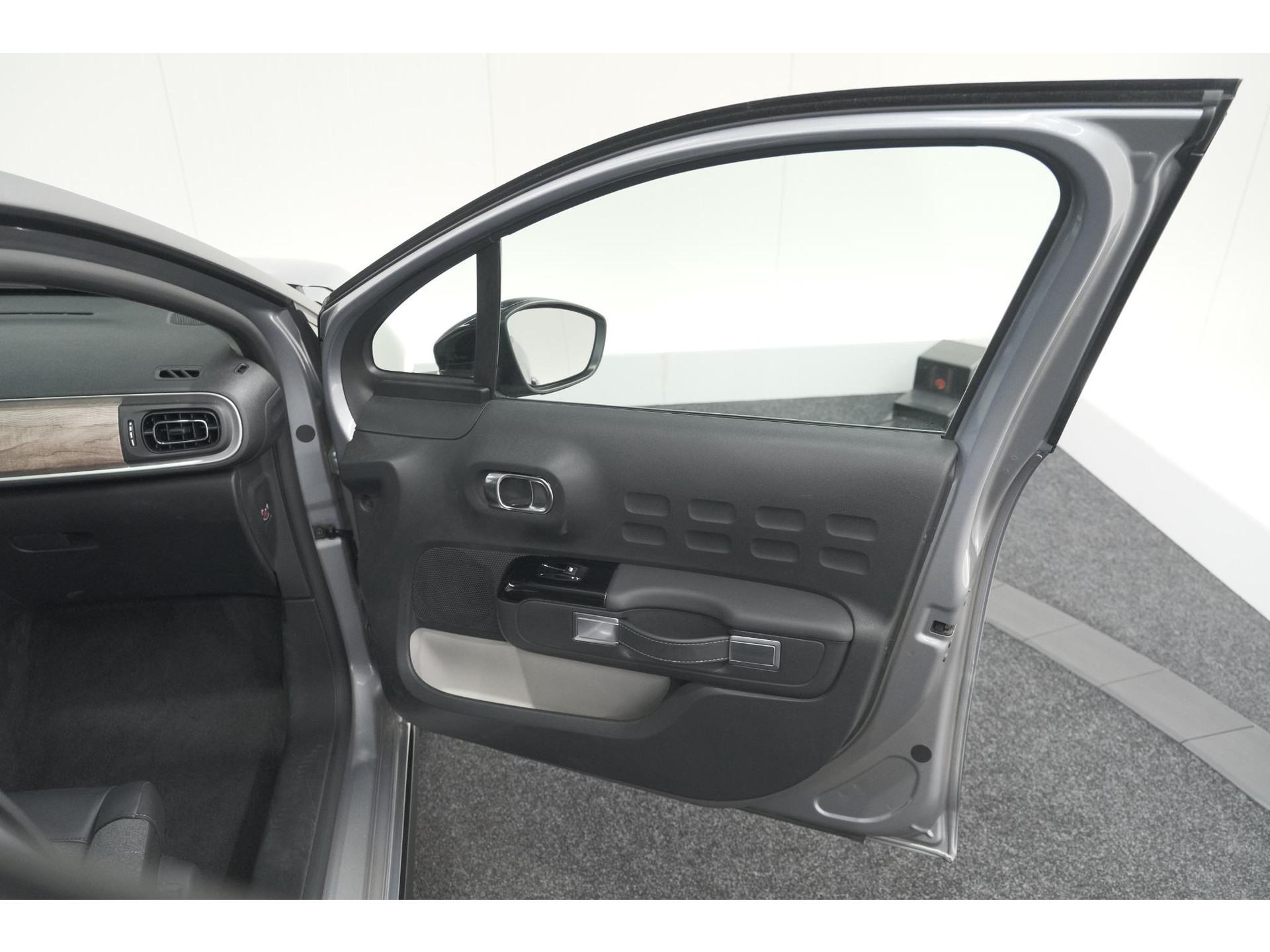 Citroen C3 PureTech 83 Max | Camera | Stoelverwarming | Navigatie | Parkeersensoren