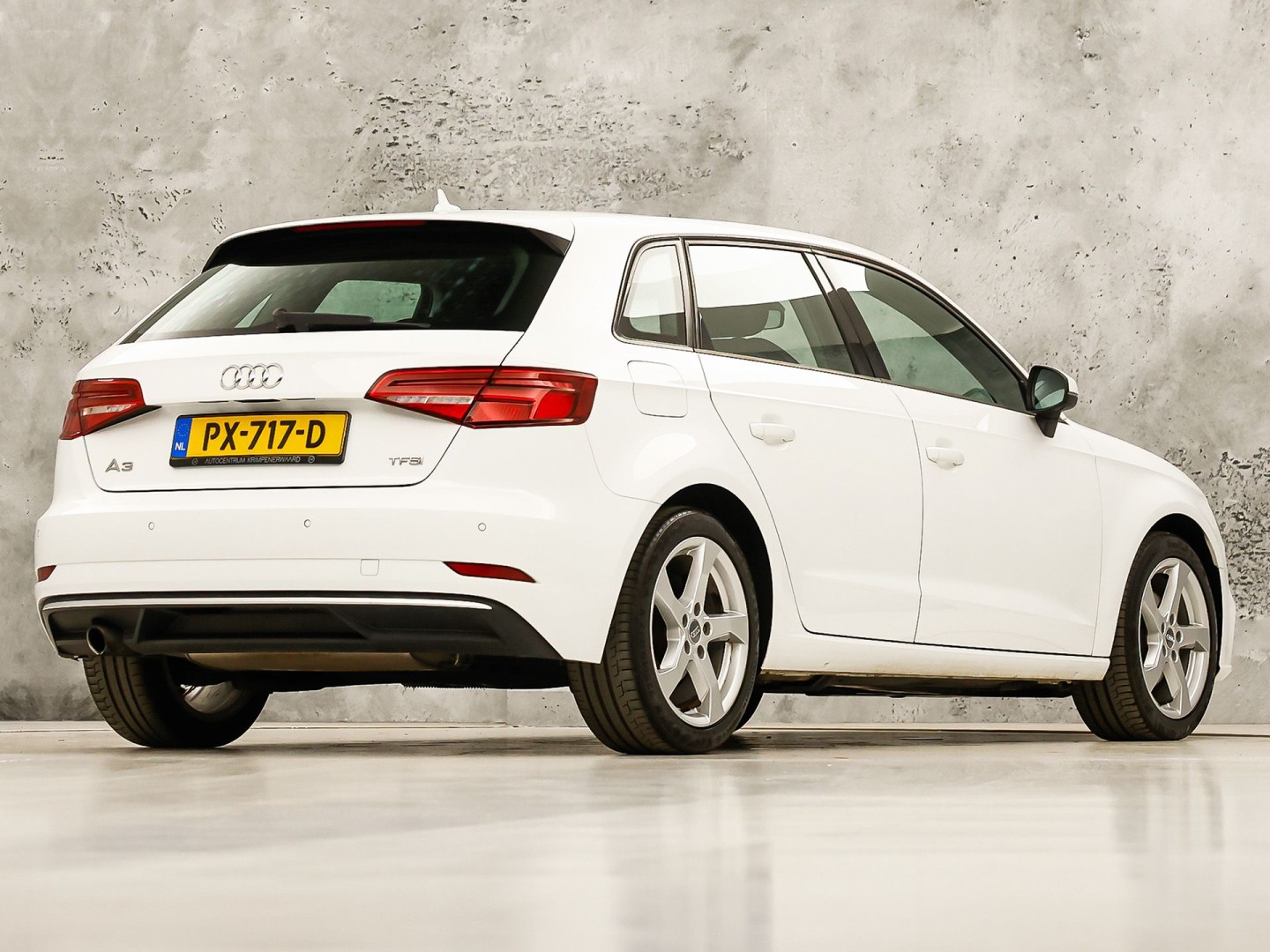 Audi A3 Sportback 1.0 TFSI Sport (GROOT NAVI, DYNAMISCHE KNIPPERLICHTEN, PARKEERSENSOREN, SPORTSTOELEN, CRUISE, LM VELGEN, BLUETOOTH, NIEUWSTAAT)