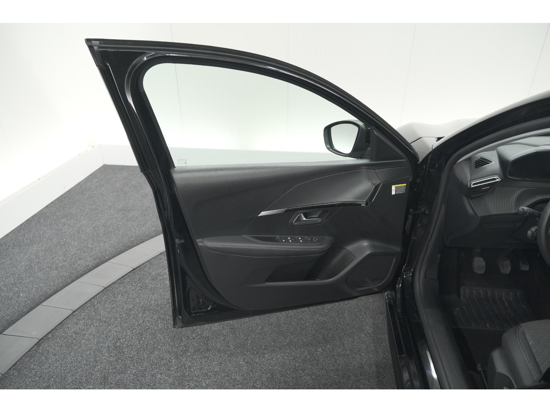 Peugeot 208 PureTech 100 Allure | Parkeersensoren | Navigatie | Apple Carplay