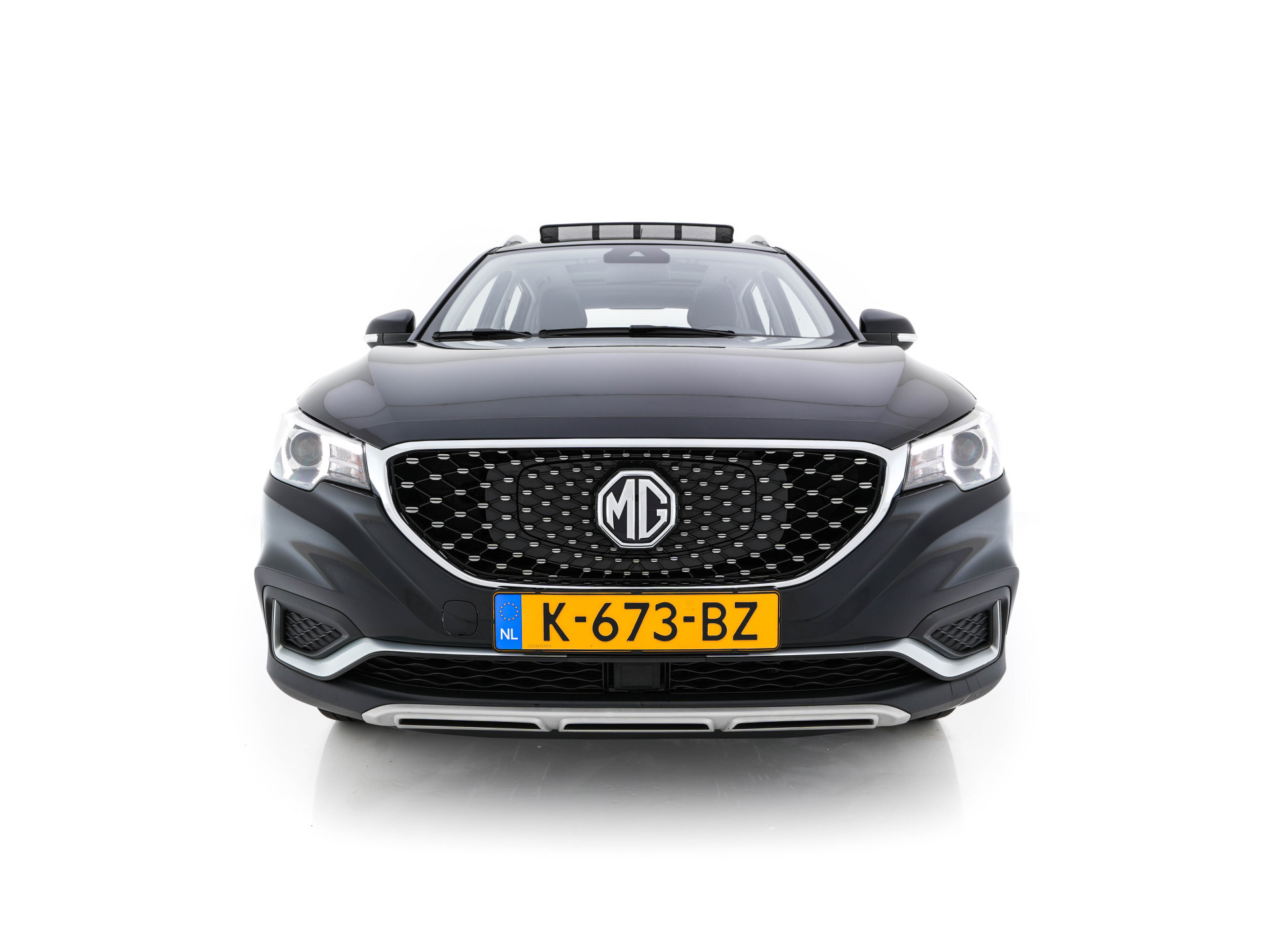 MG ZS EV Luxury 45 kWh (INCL-BTW) Aut. *PANO | LEATHER | CCS-FASTLOADER | KEYLESS | NAVI-FULLMAP | ADAPTIVE-CRUISE | CAMERA | HEATED-SPORTSEATS | CARPLAY | BLINDSPOT | DAB | LANE-ASSIST | 17''ALU*