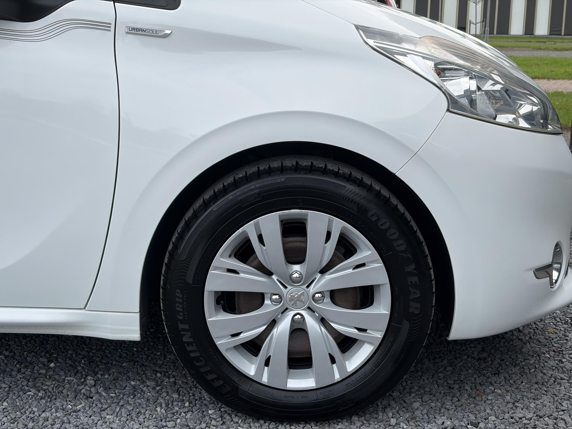 Peugeot 208 1.2 VTi Urban Soul ✓1e Eigenaar✓Trekhaak✓Navi✓Airco✓Cruise✓Pdc✓Lm velgen✓5 Deurs✓Zeer Zuinig✓N.A.P✓Apk tot 03-2027