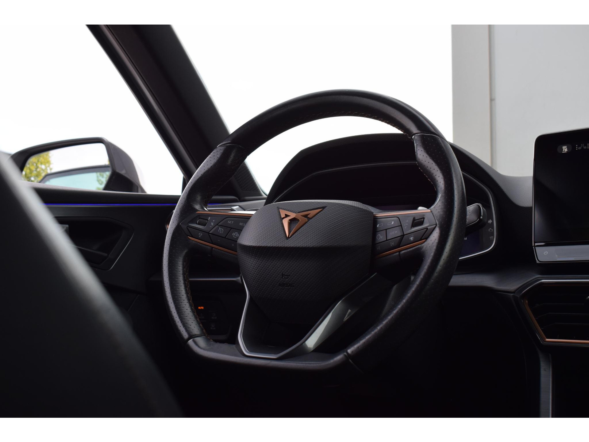 CUPRA Leon Sportstourer 1.4 e-Hybrid VZ Business | 245 PK | Half Leer | Apple CarPlay | Stuurverwarming