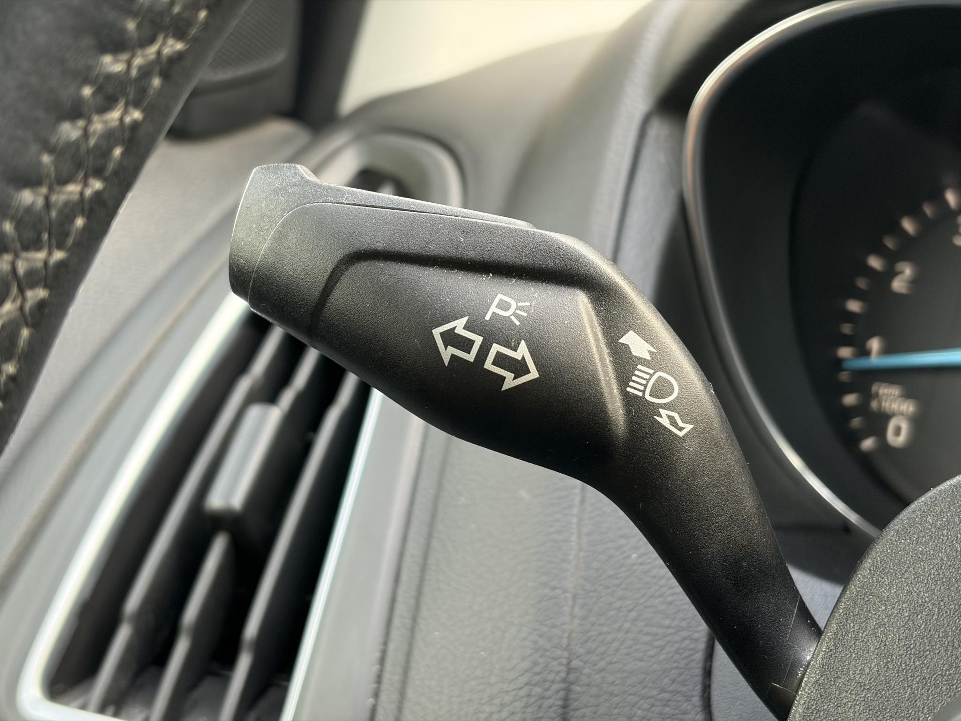 Ford Focus 1.0 Titanium Edition ✓1e Eigenaar✓125pk✓Recent Beurt gehad✓Dealer Onderhouden✓Navi✓6 Bak✓Pdc V+A✓Clima✓Cruise✓Lm velgen✓4 Elekt Ramen✓N.A.P✓Apk tot 03-2027