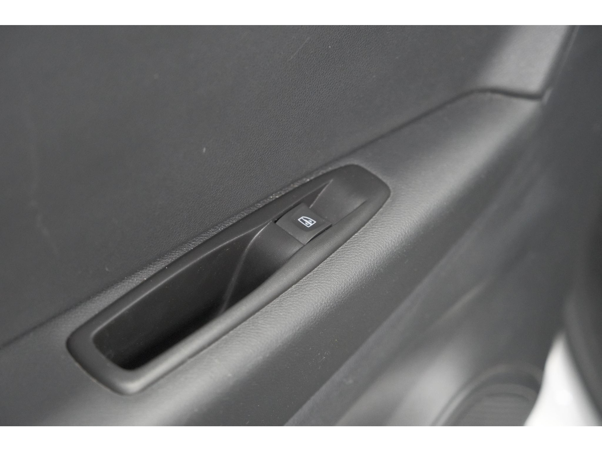 Renault Captur TCe 90 Intens | Camera | Dodehoekdetectie | Navigatie | Parkeersensoren