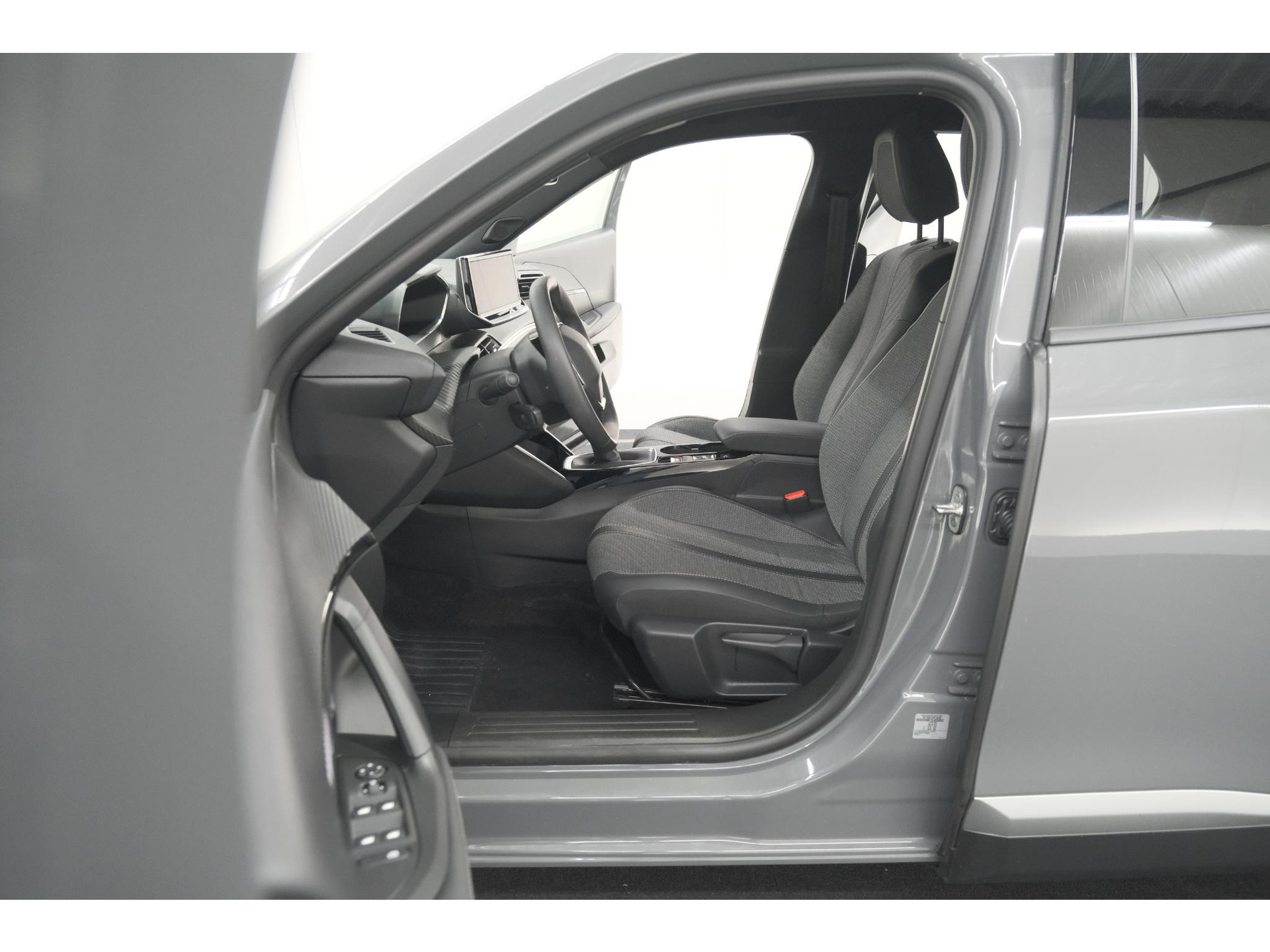 Peugeot 2008 PureTech 100 Allure | Allseason Banden | 360 Camera | Adaptieve Cruise Control | Dodehoekdetetie | Navigatie
